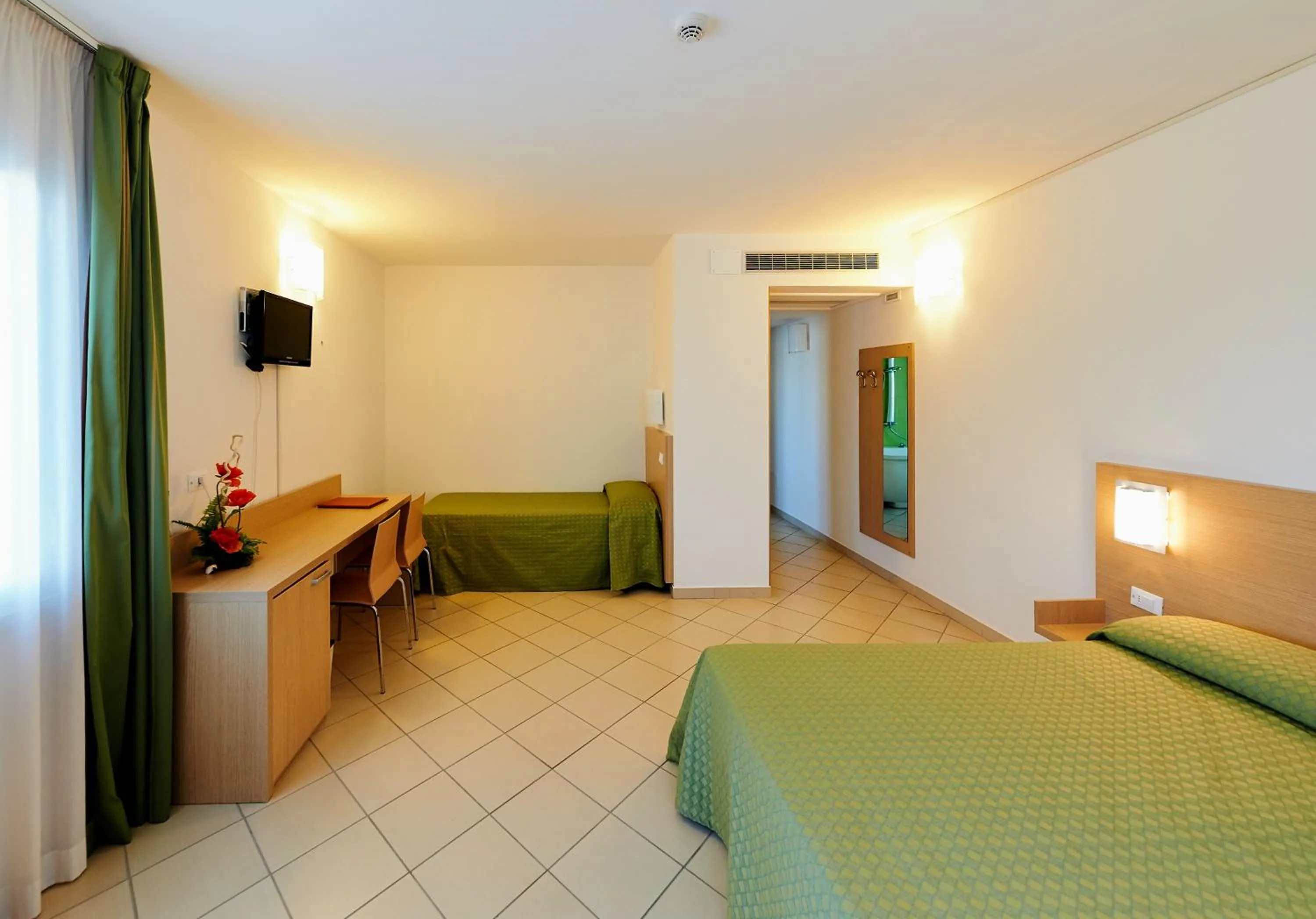 Photo of the whole room in Bolgheri Marina Resort