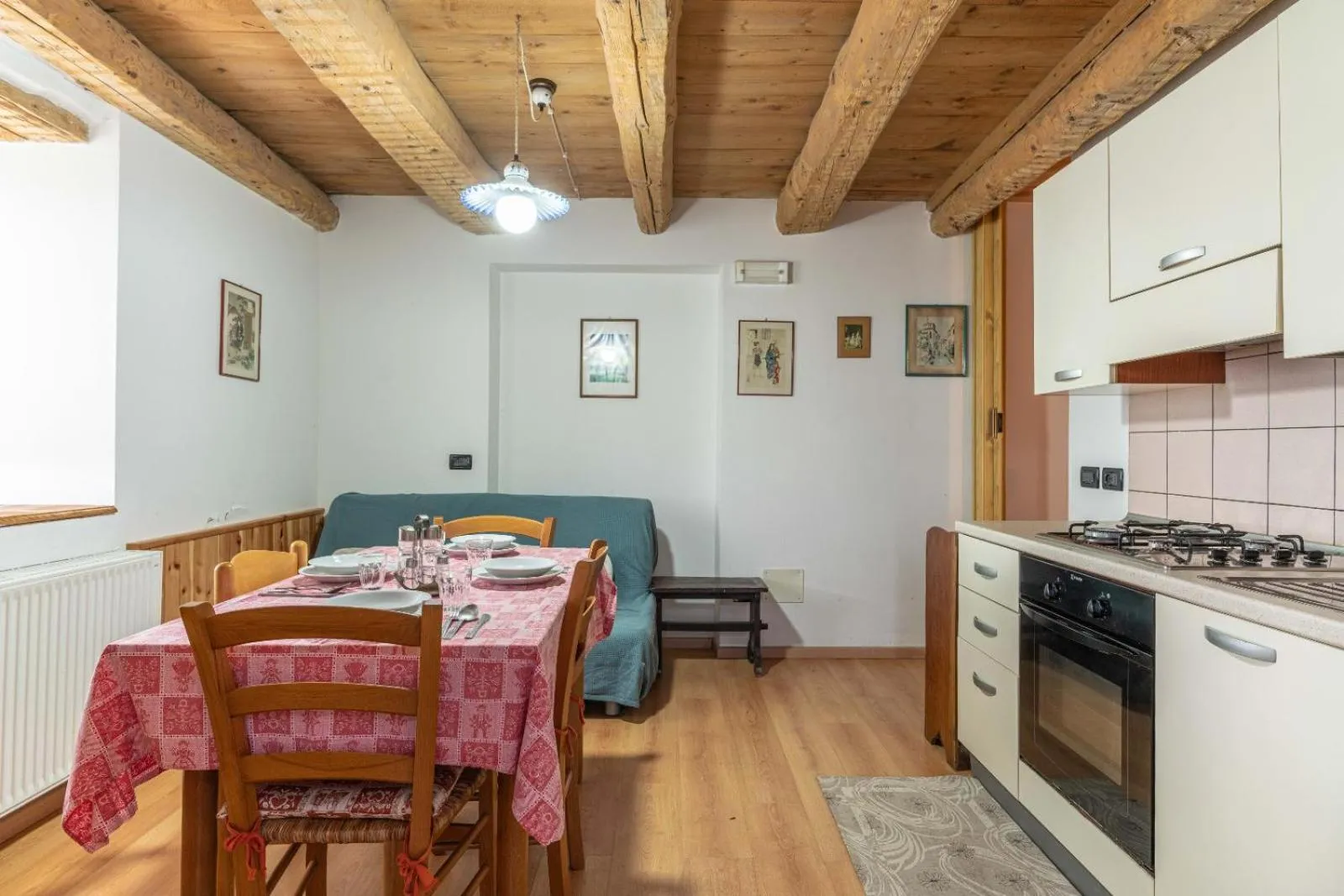 Kitchen or kitchenette in Chalet Musiera