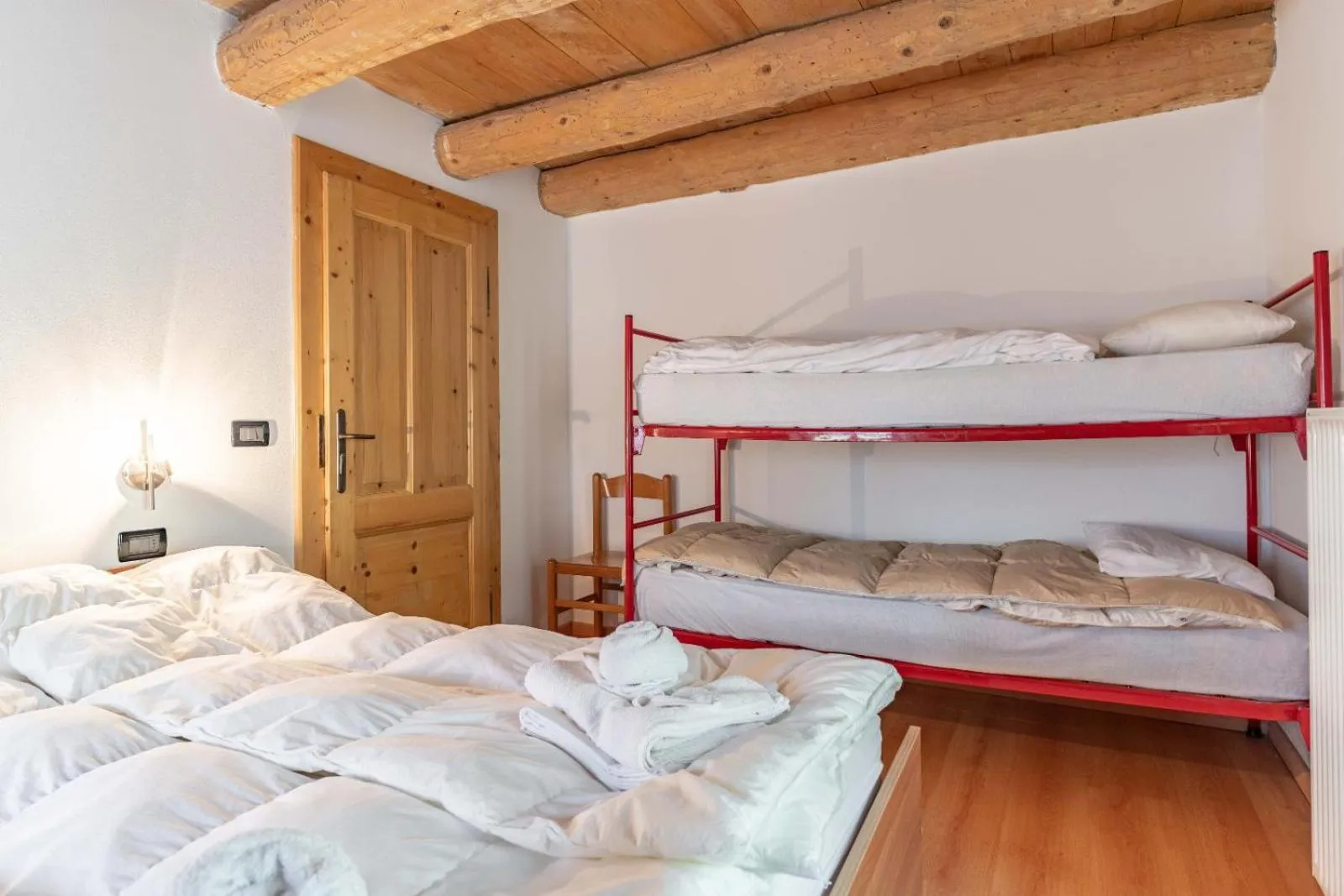 Bed in Chalet Musiera
