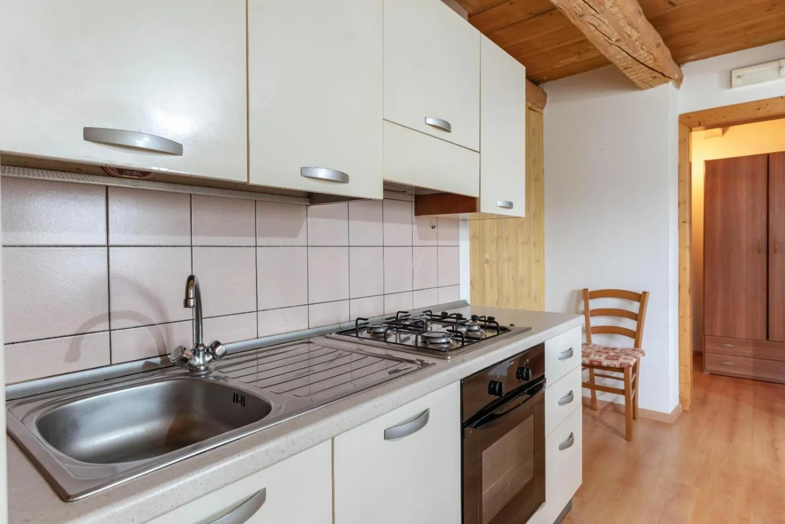 Kitchen or kitchenette in Chalet Musiera