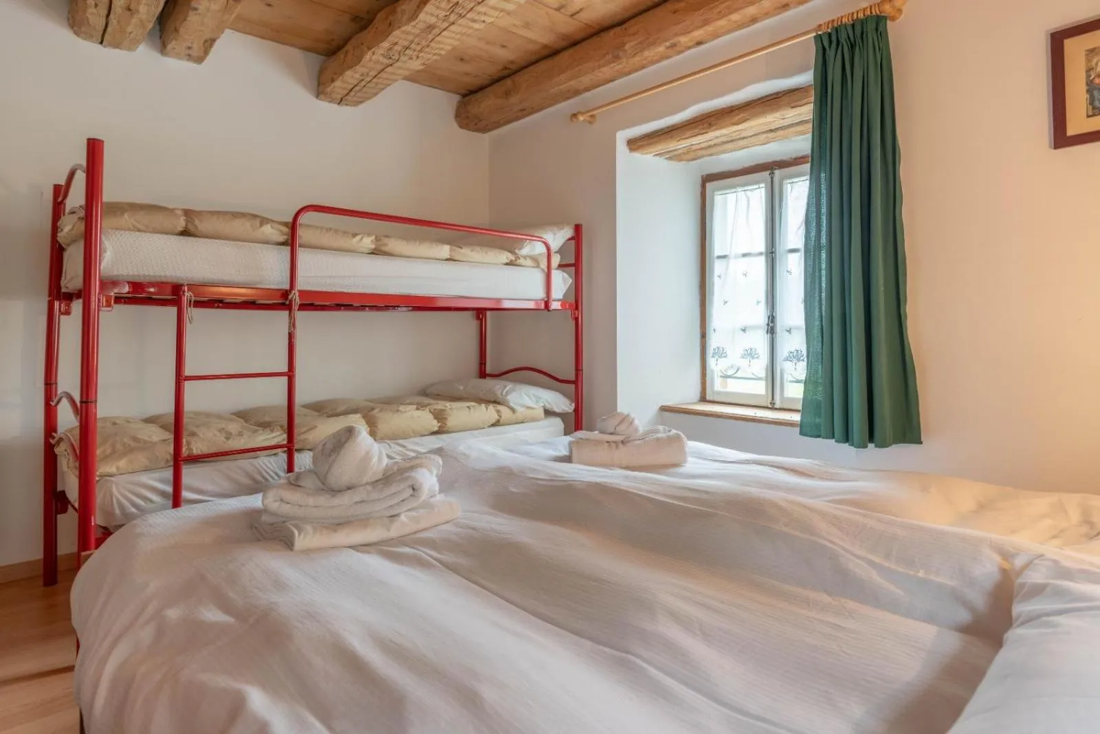 Bed in Chalet Musiera
