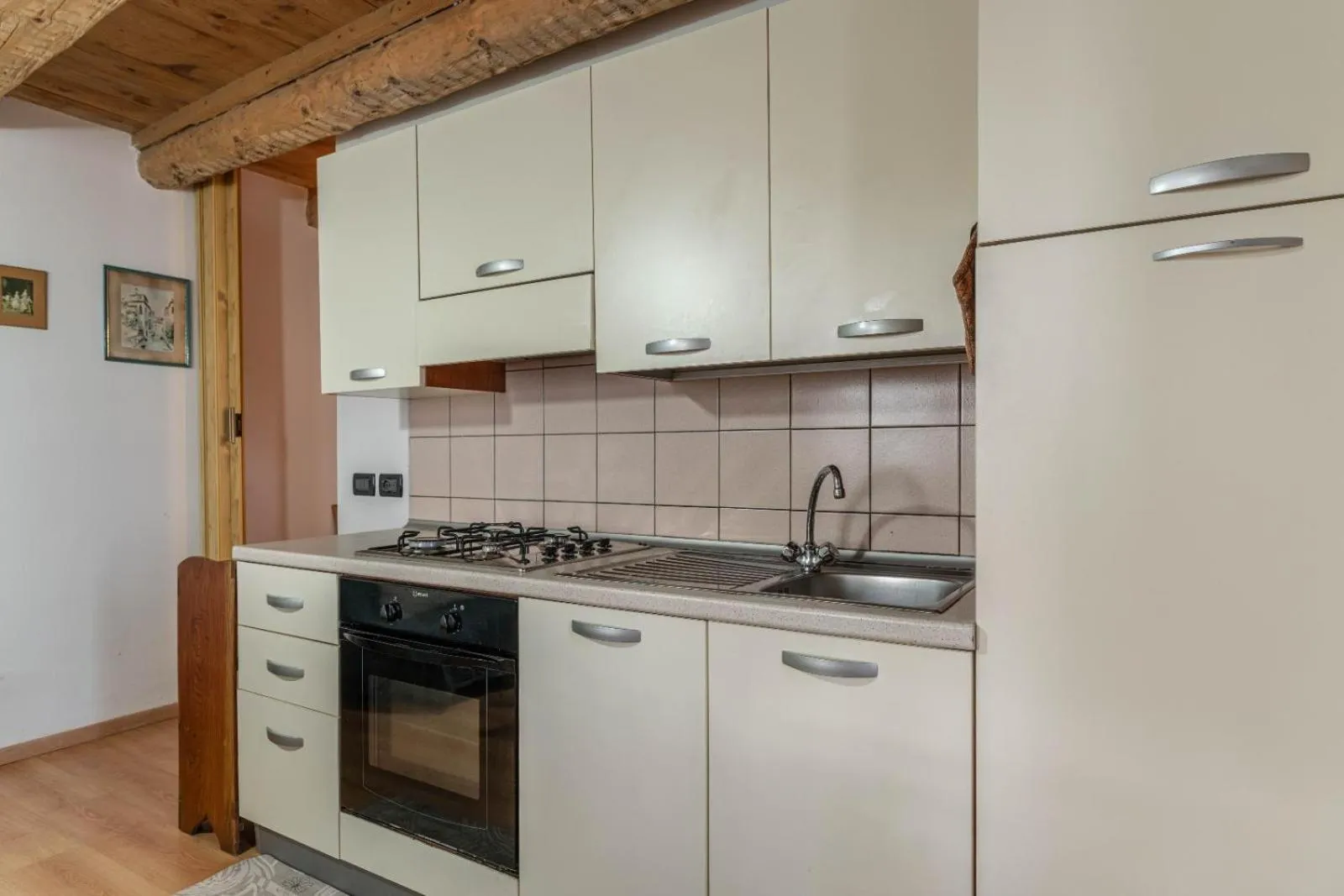 Kitchen or kitchenette in Chalet Musiera