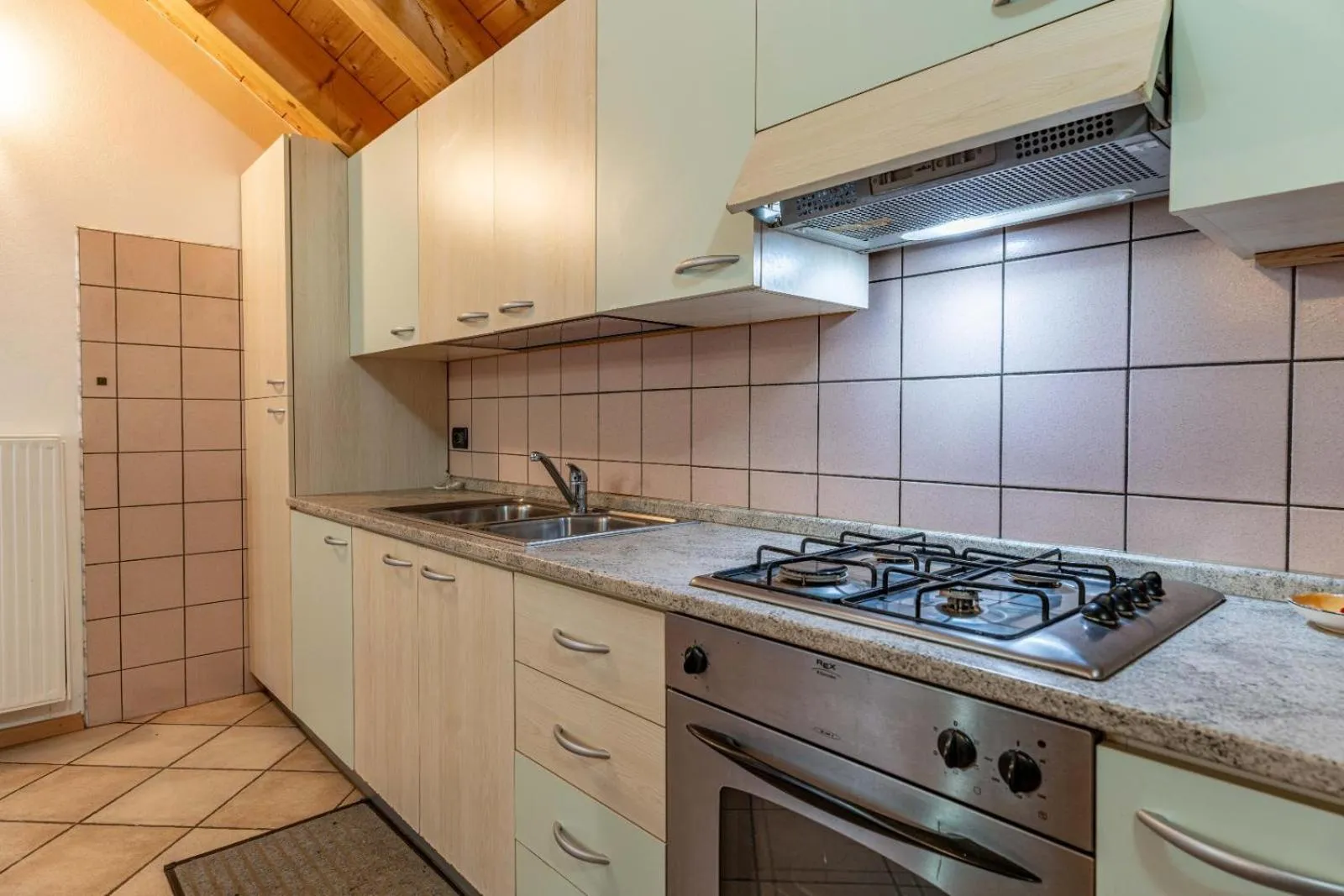 Kitchen or kitchenette in Chalet Musiera