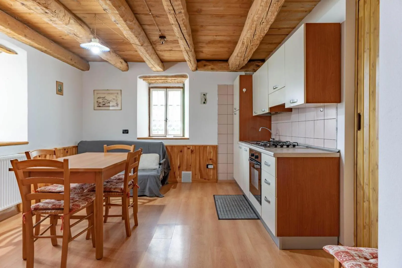 Kitchen or kitchenette in Chalet Musiera