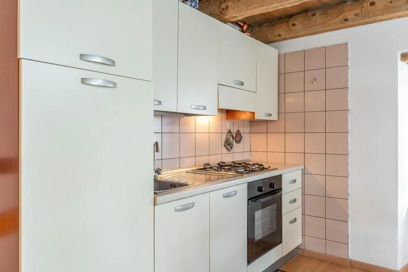 Kitchen or kitchenette in Chalet Musiera