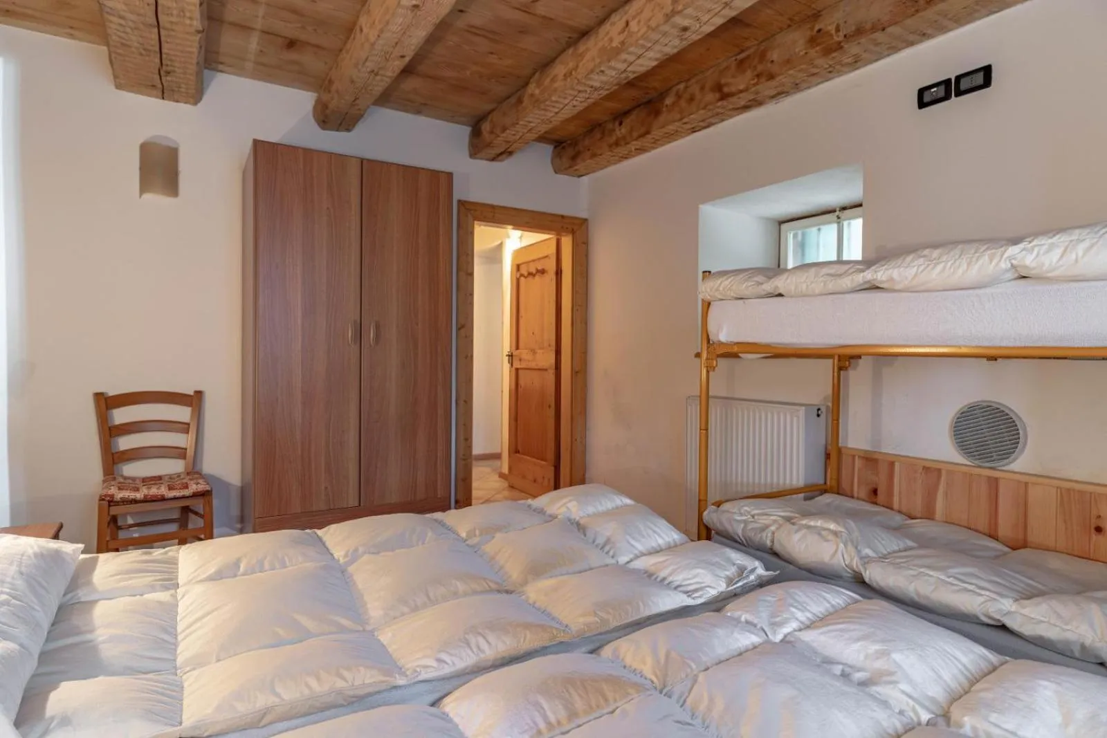 Bed in Chalet Musiera