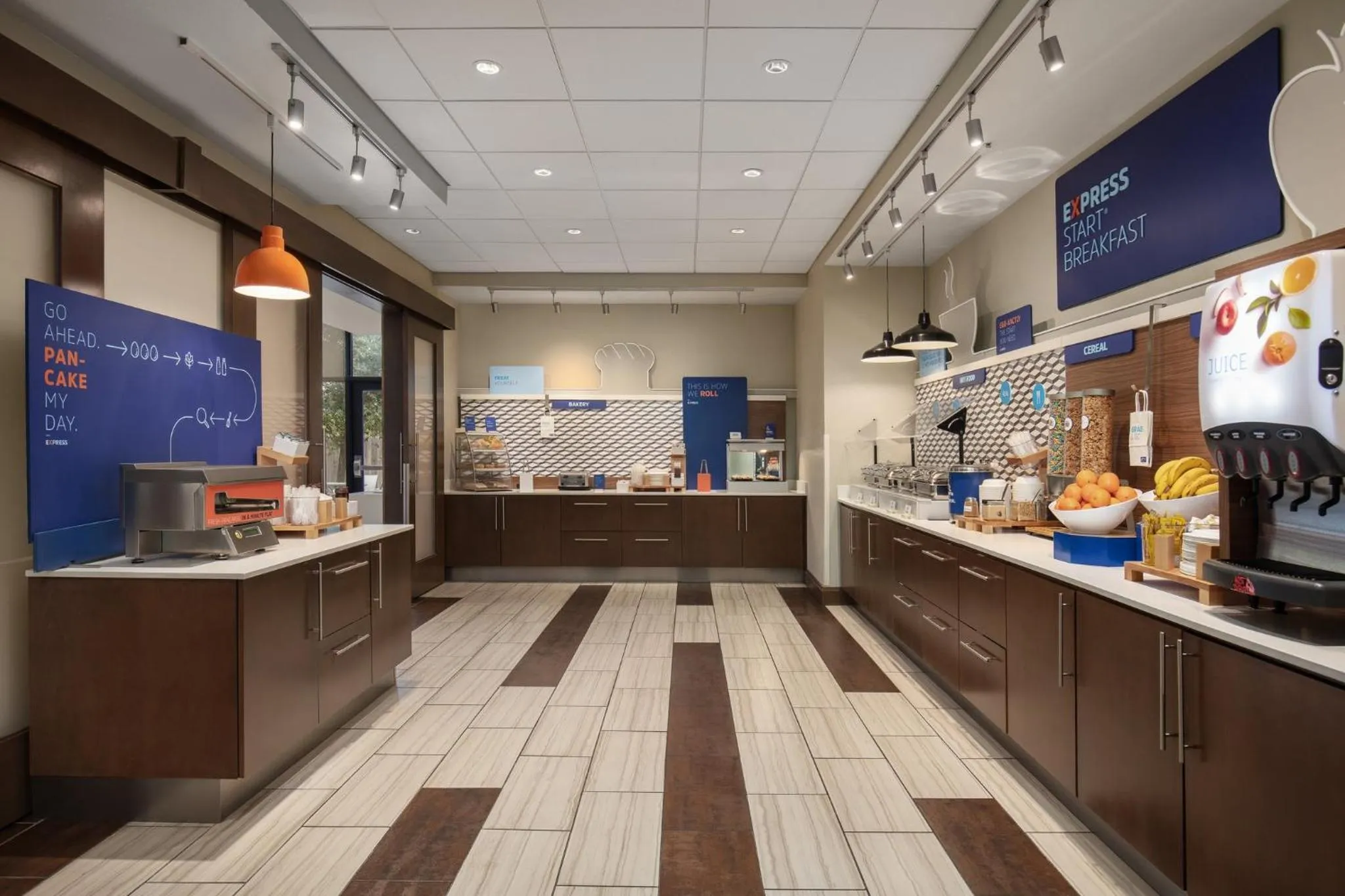 Breakfast in Holiday Inn Express & Suites - Dripping Springs - Austin Area by IHG