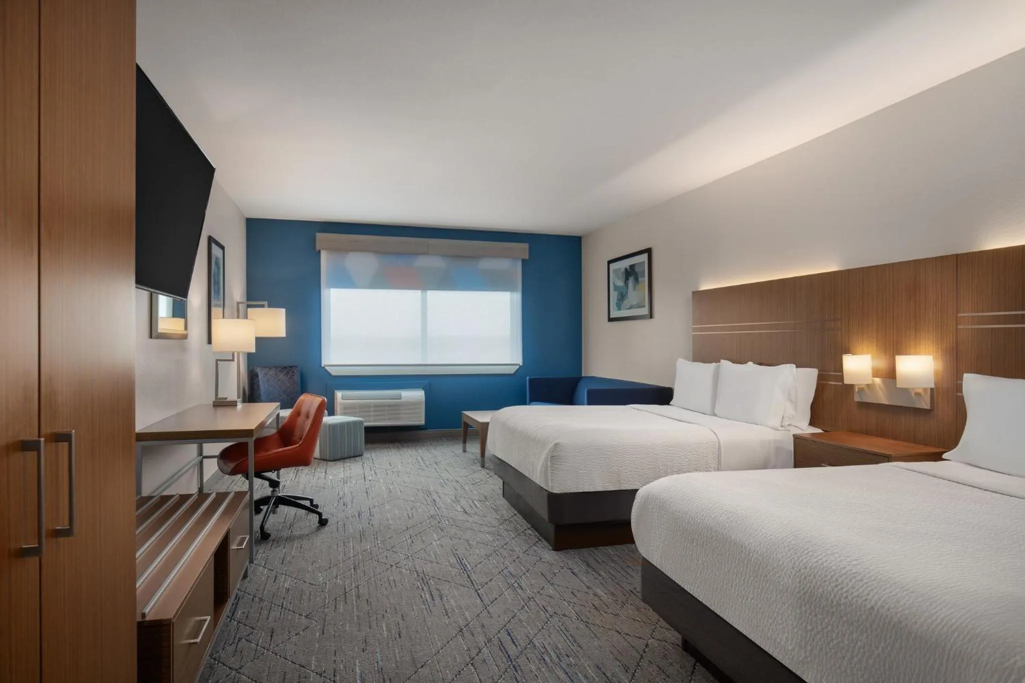 Photo of the whole room, Bed in Holiday Inn Express & Suites - Dripping Springs - Austin Area by IHG