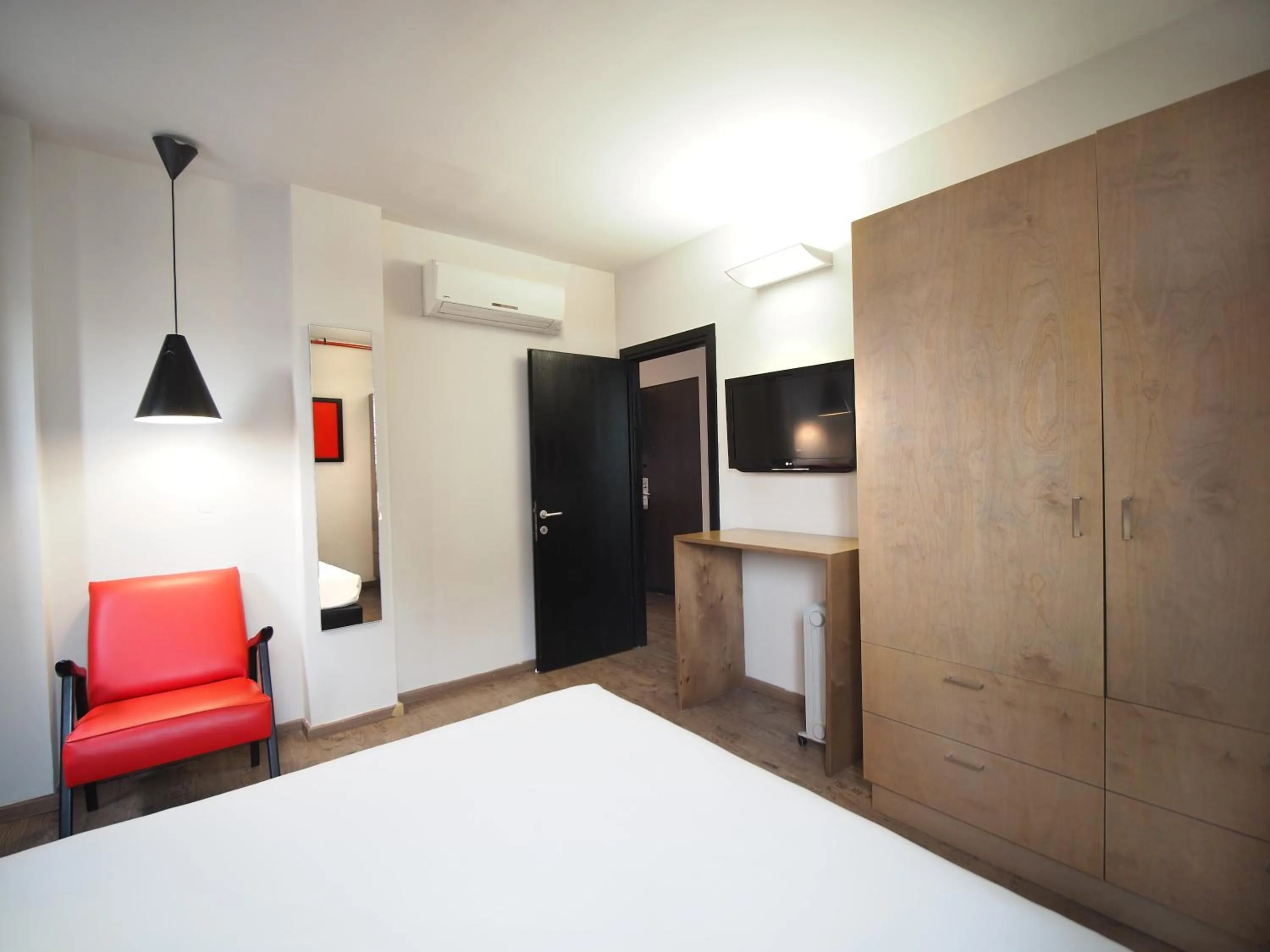 Photo of the whole room, Bed in Ben Yehuda Apartments