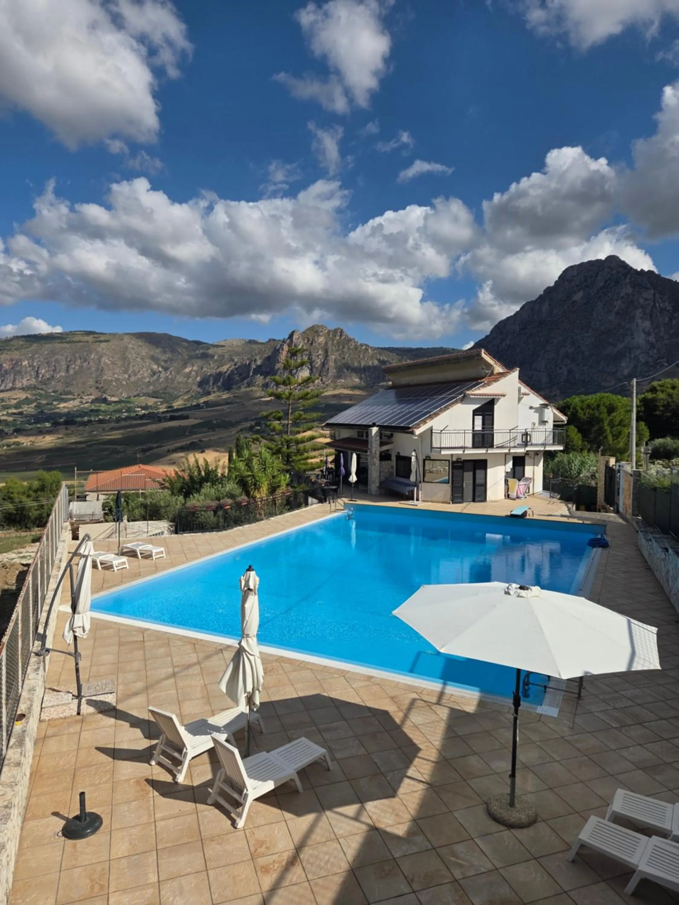Pool view in Kairos B&B