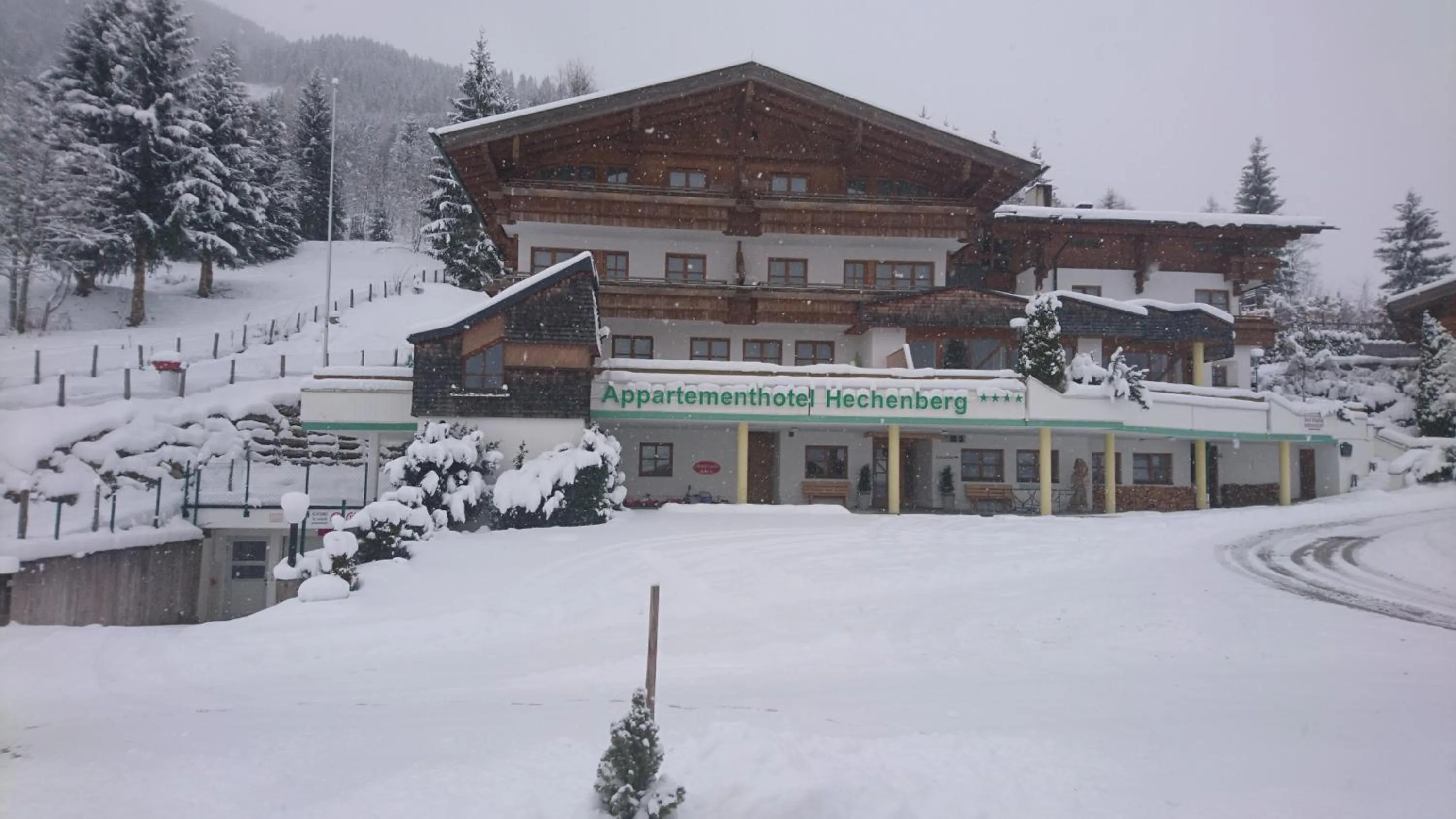 Facade/entrance in Appartementhotel Hechenberg