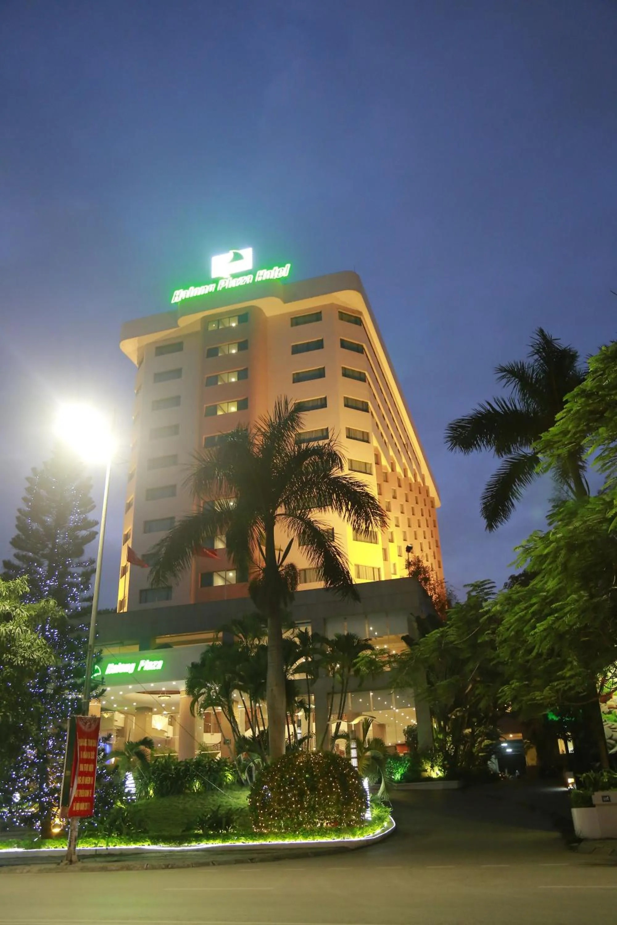 Property building in Halong Plaza Hotel