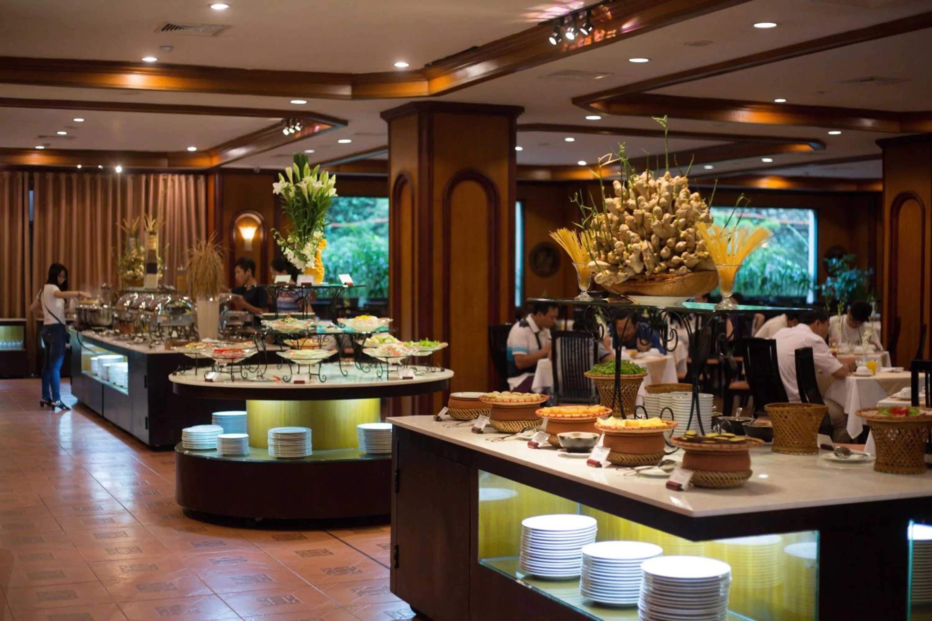 Restaurant/places to eat in Halong Plaza Hotel