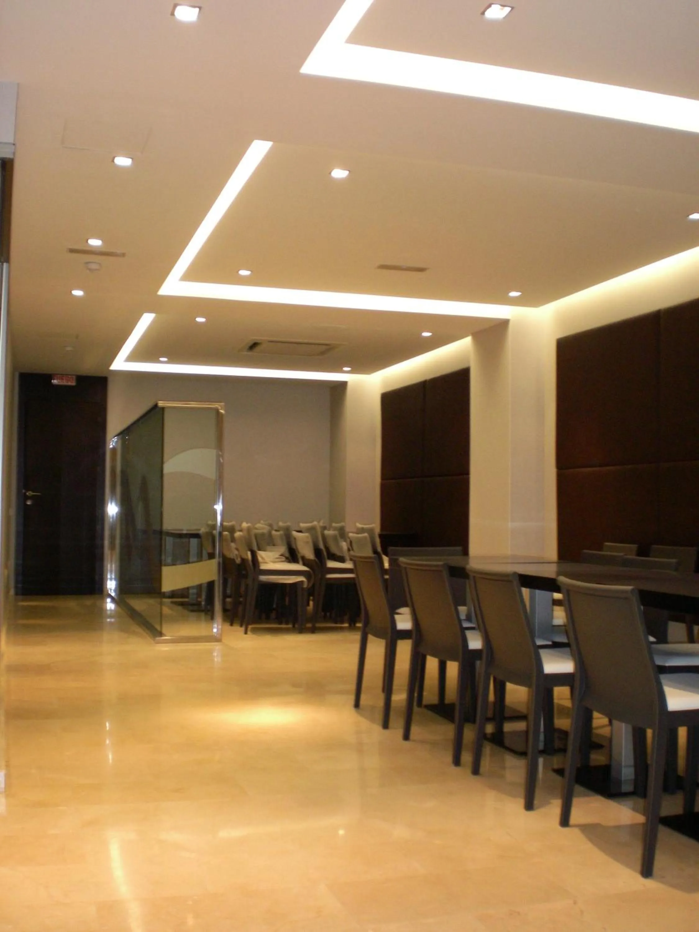 Property building in El Globo