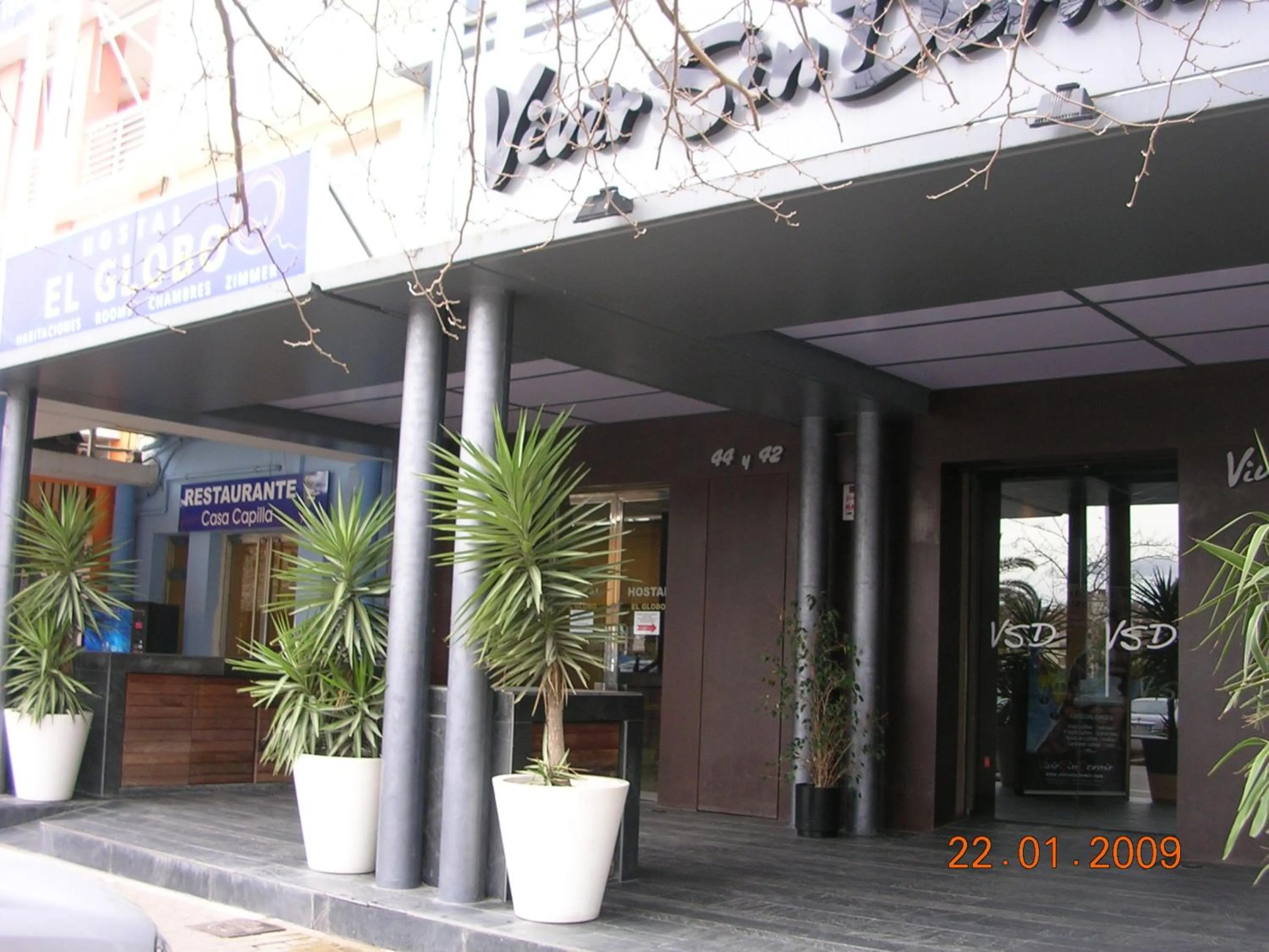 Facade/entrance in El Globo