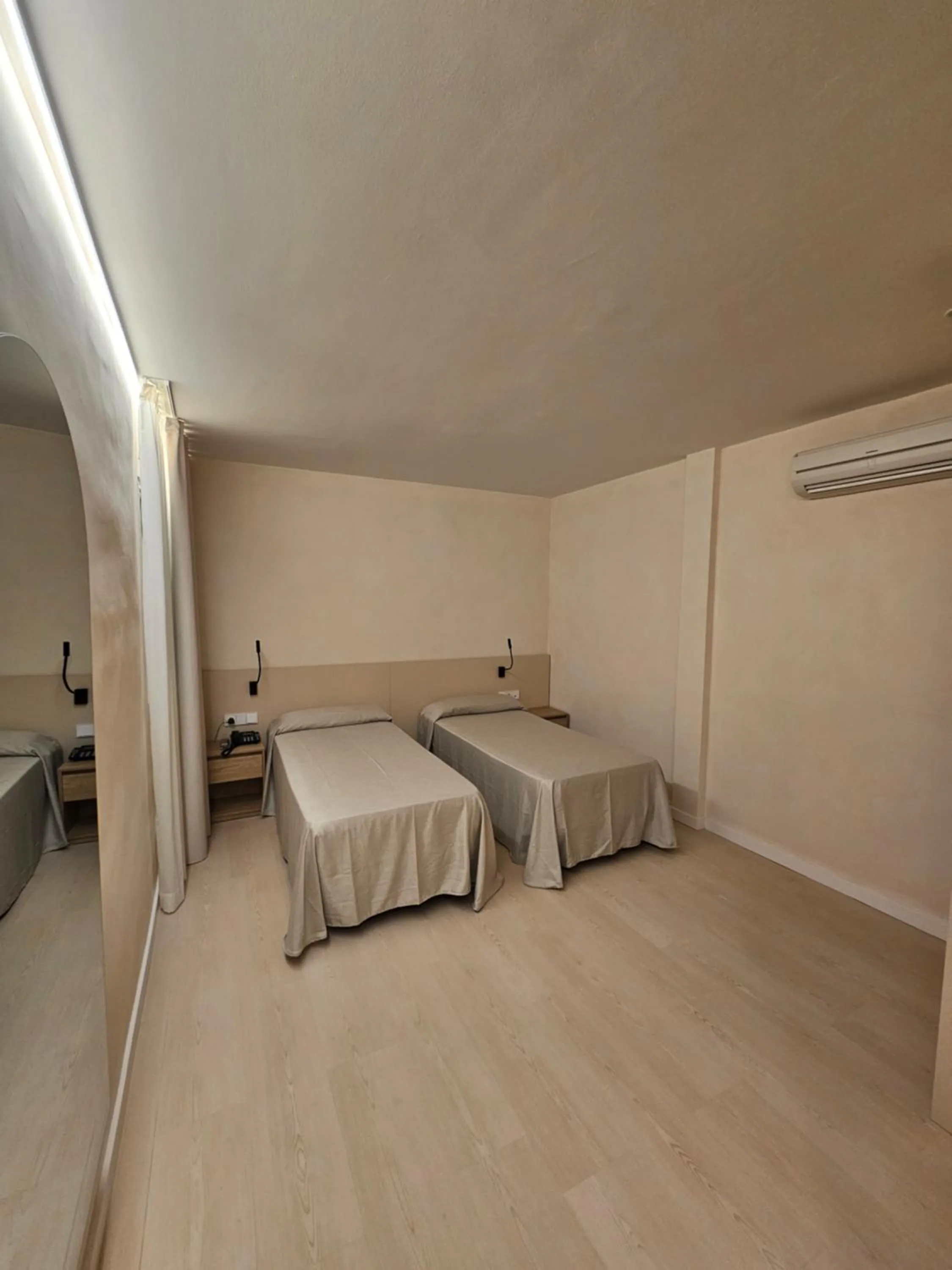 Photo of the whole room, Bed in El Globo