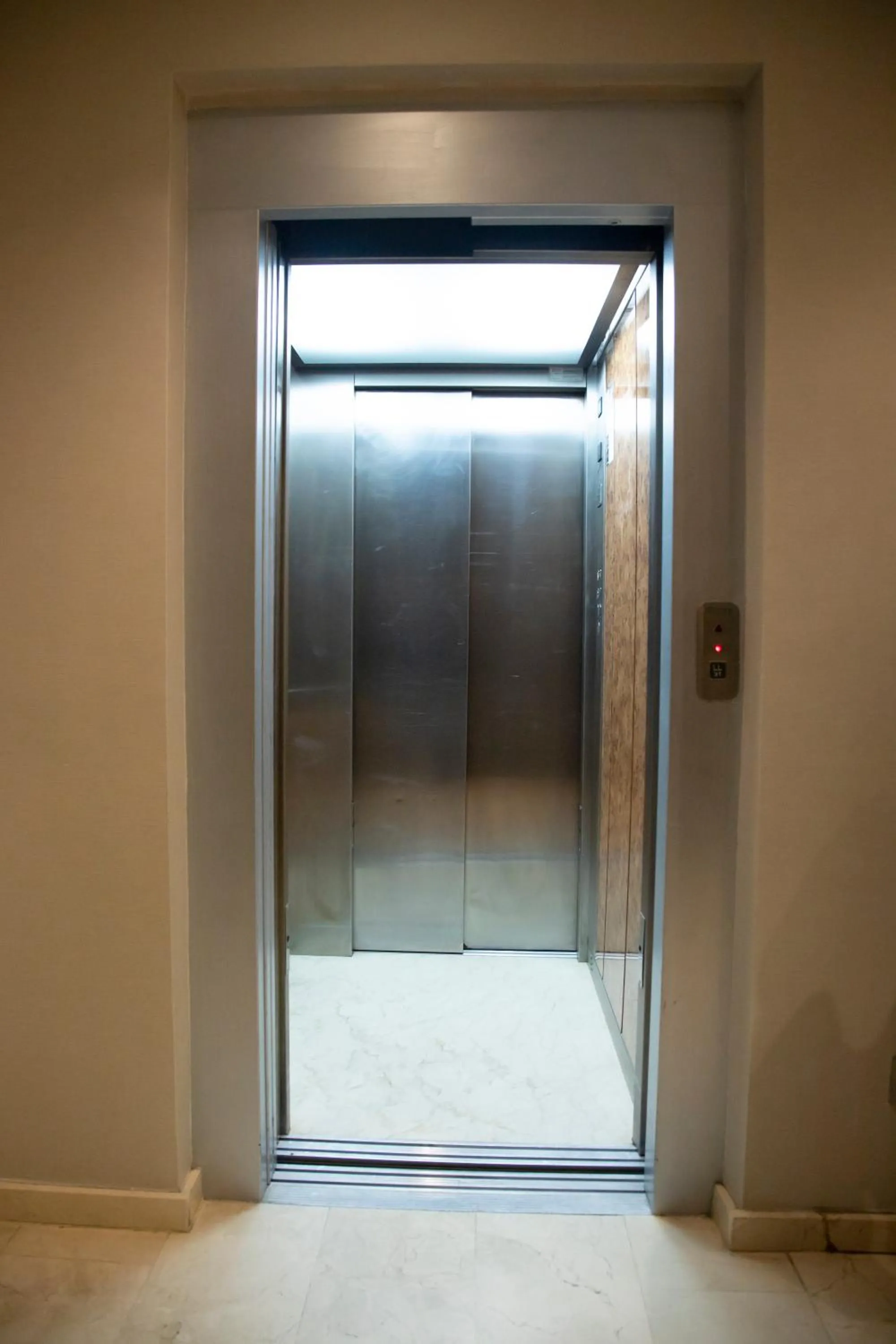 elevator in El Globo