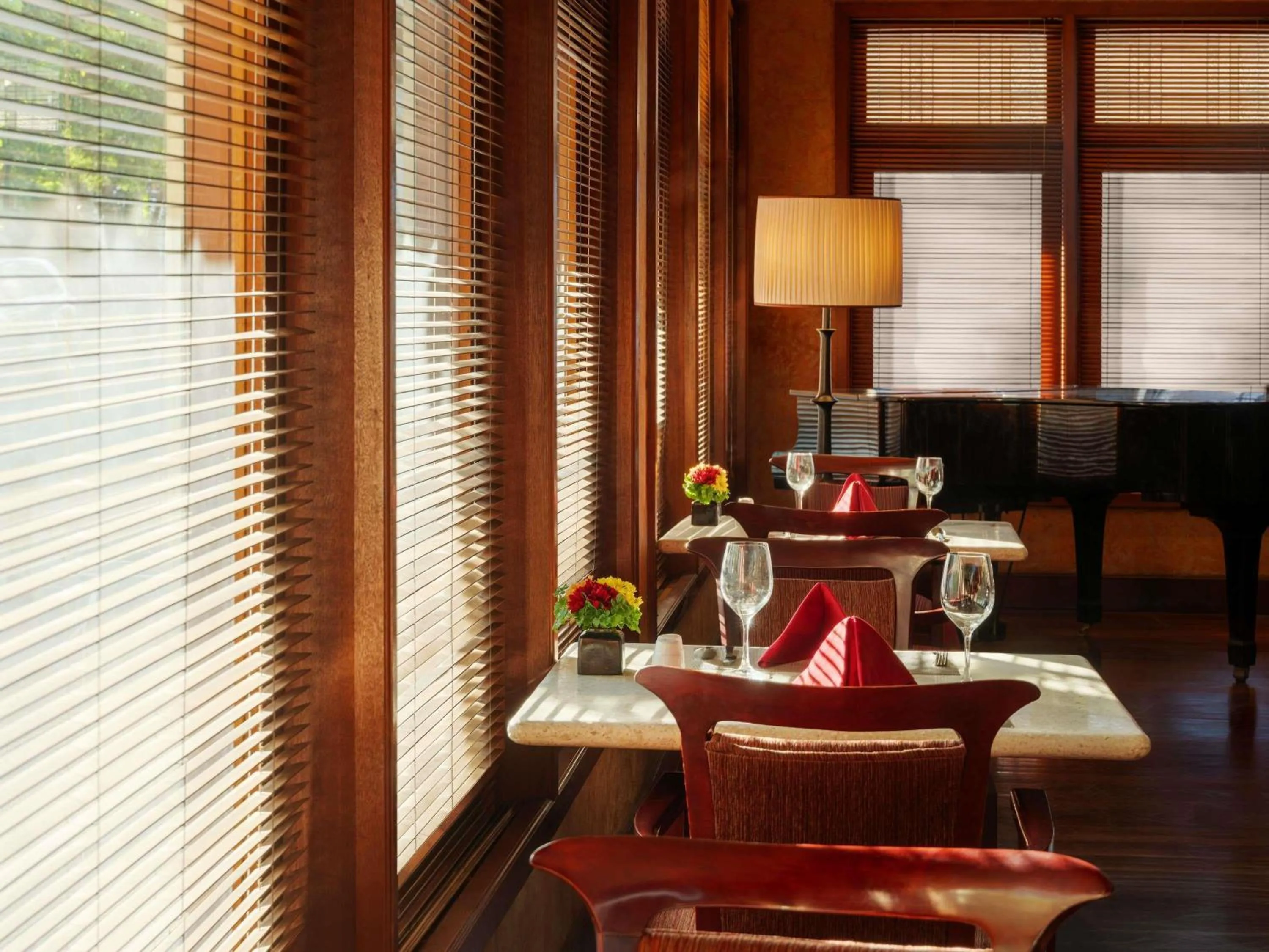 Restaurant/places to eat in Hotel Majapahit Surabaya MGallery