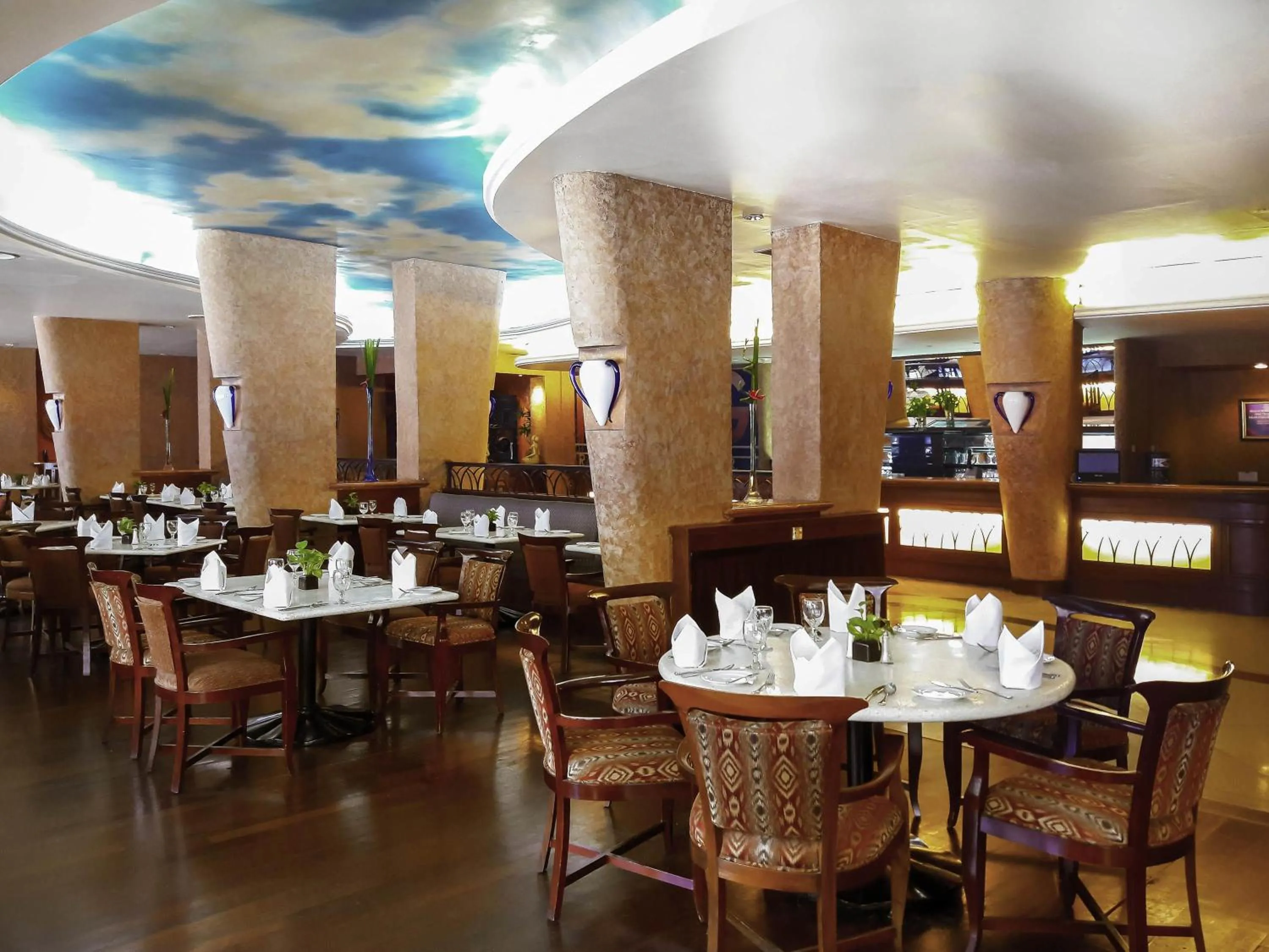 Restaurant/places to eat in Hotel Majapahit Surabaya MGallery