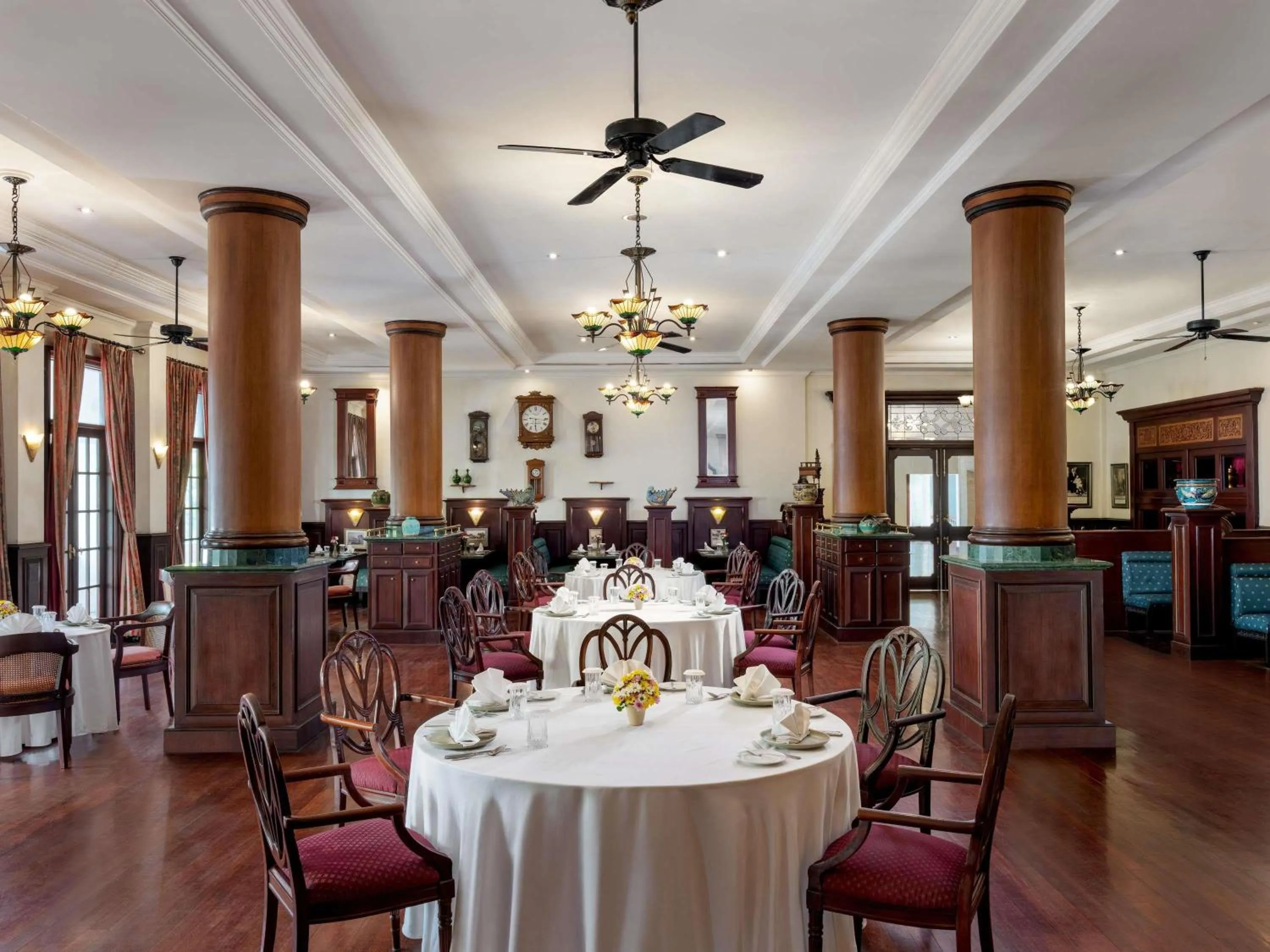 Restaurant/places to eat in Hotel Majapahit Surabaya MGallery