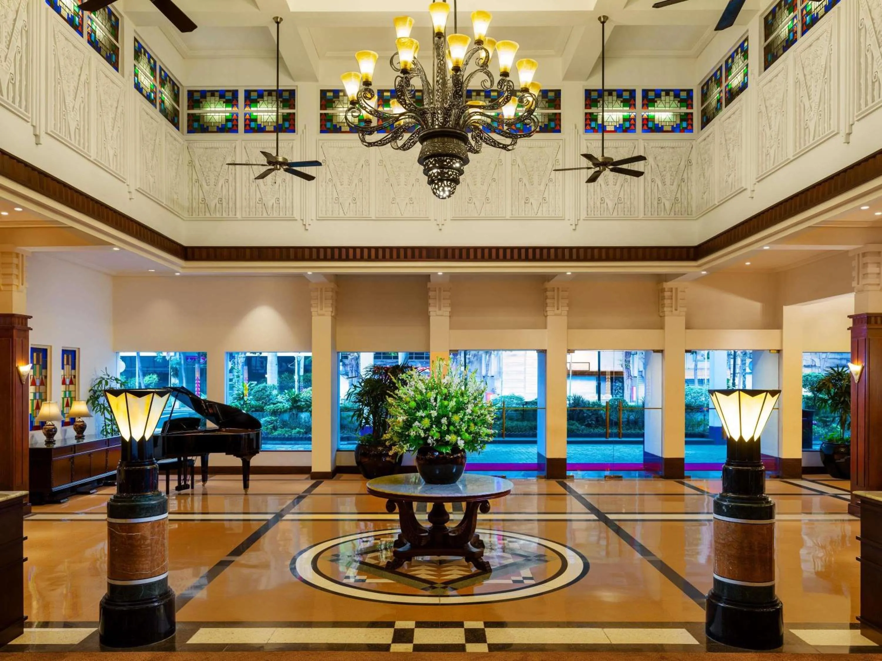 Lounge or bar in Hotel Majapahit Surabaya MGallery