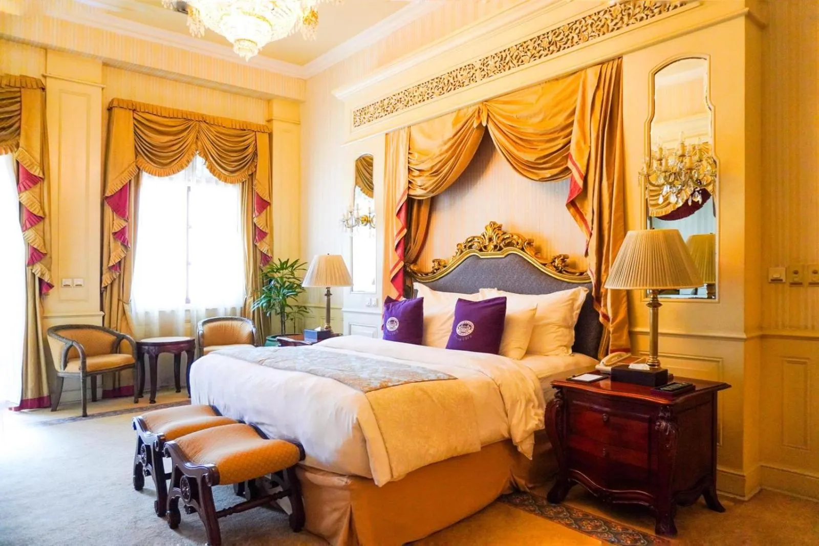 Bedroom, Bed in Hotel Majapahit Surabaya MGallery