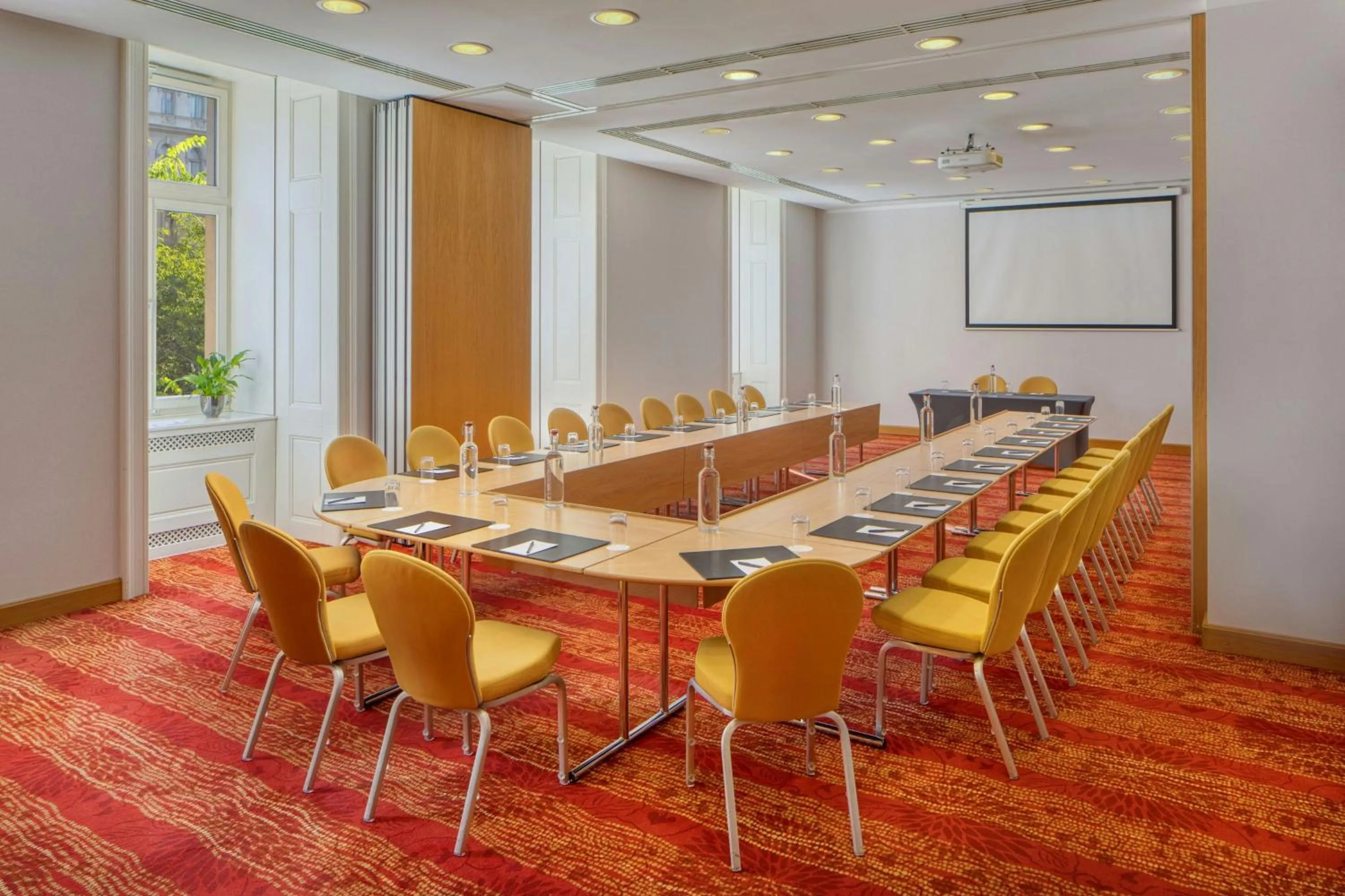 Meeting/conference room in Courtyard by Marriott Budapest City Center