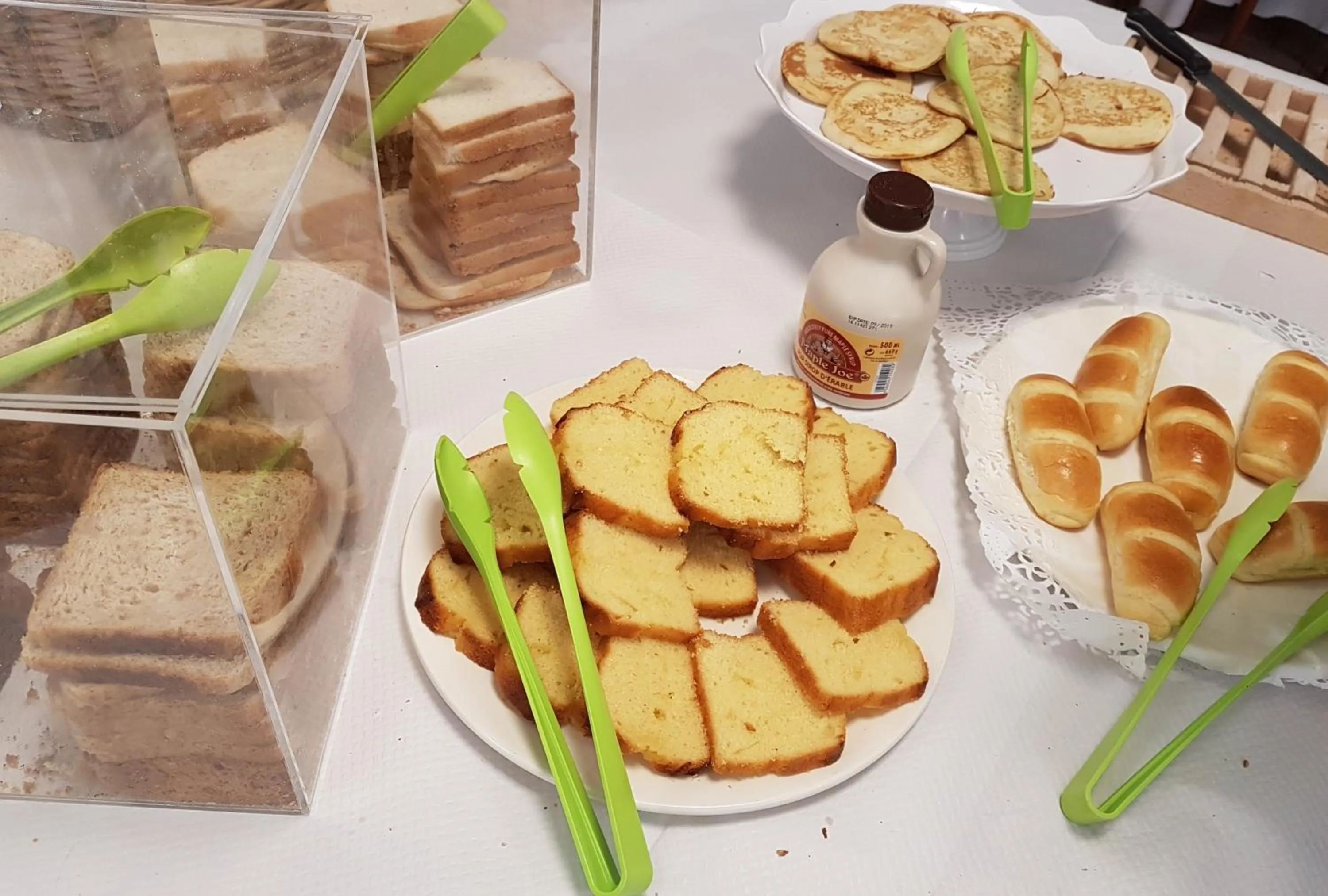 Continental breakfast in ULVF Le Domaine de l'Olivaie