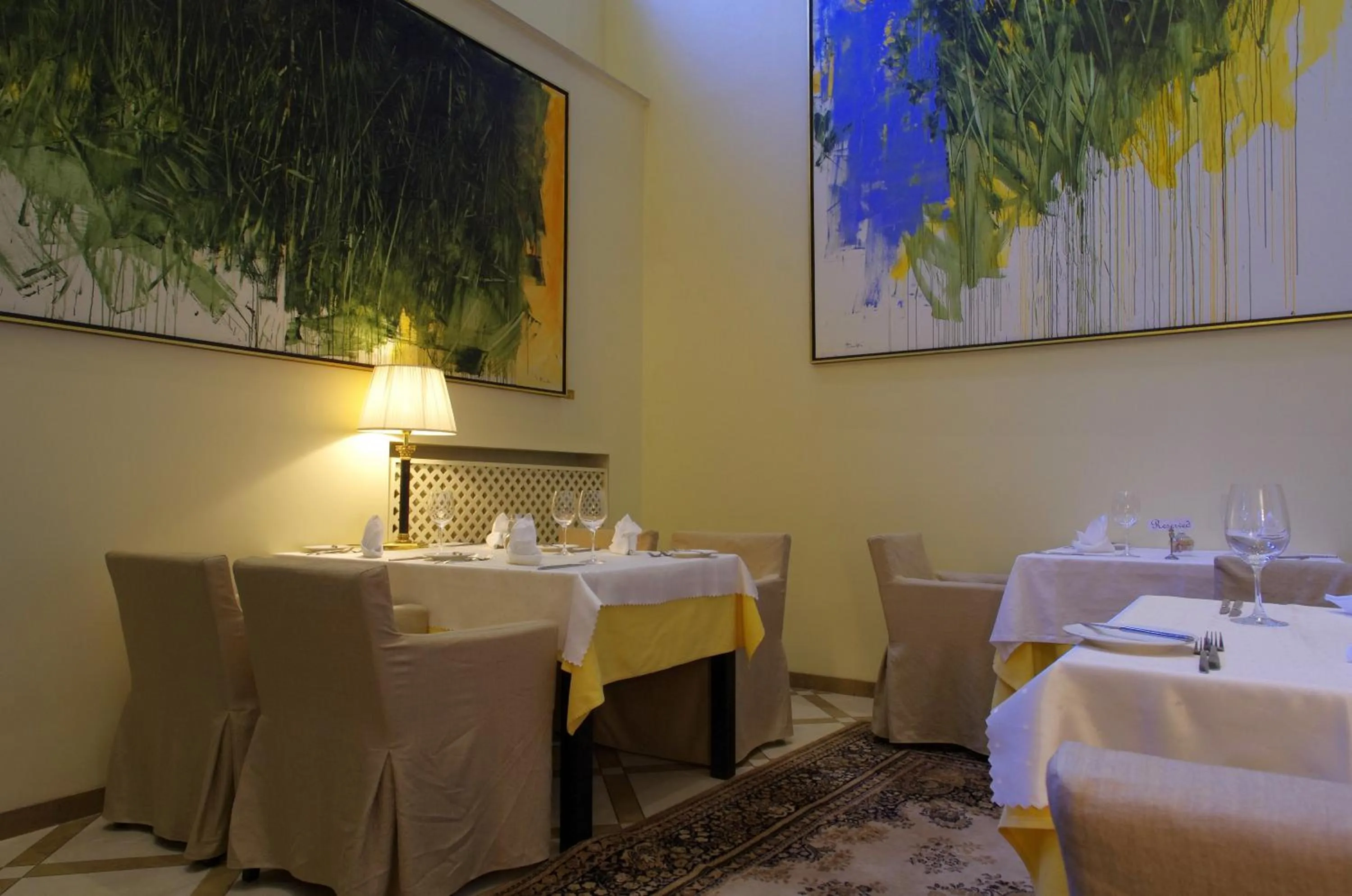 Restaurant/places to eat in My City Hotel