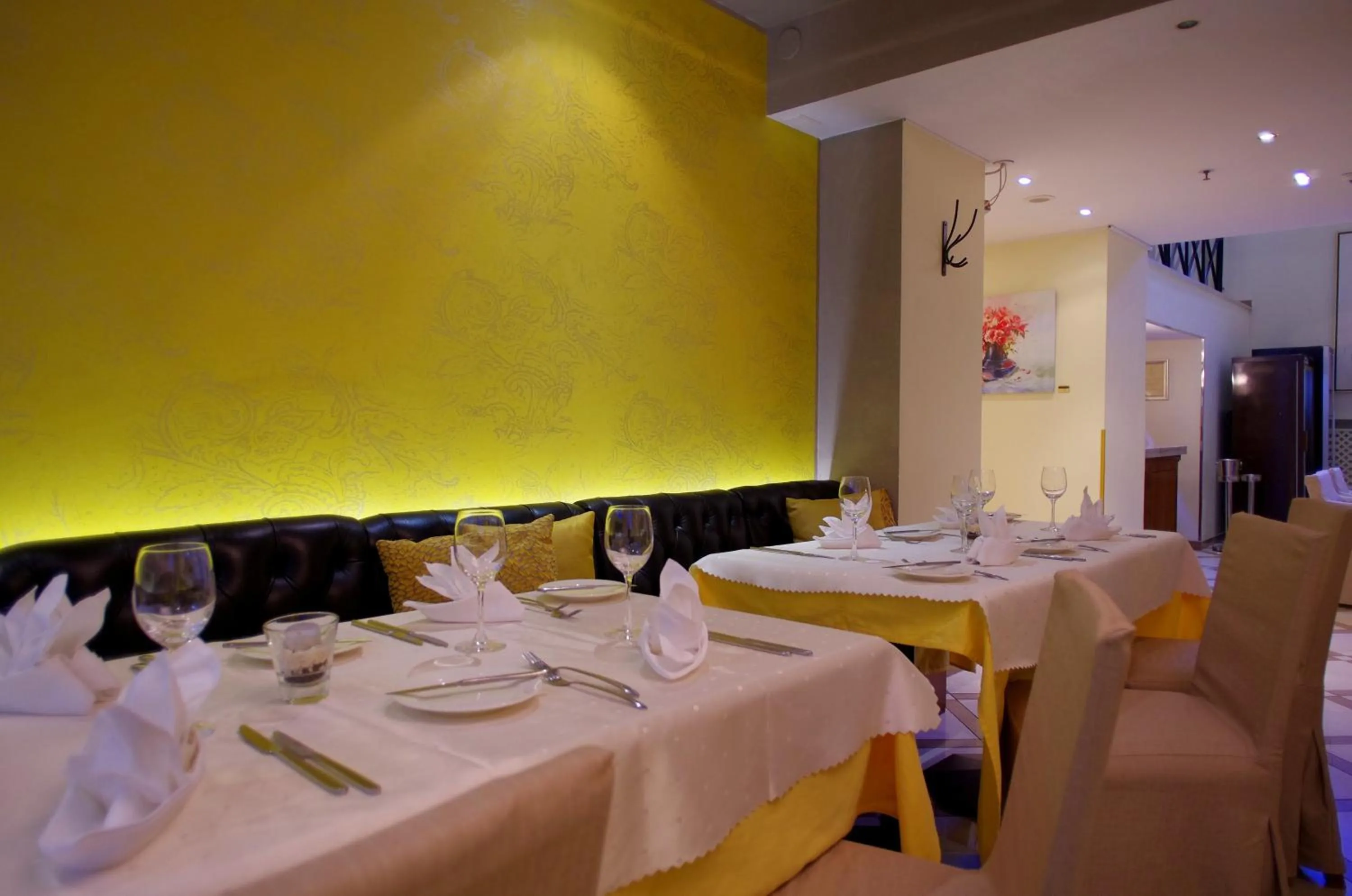 Restaurant/places to eat in My City Hotel