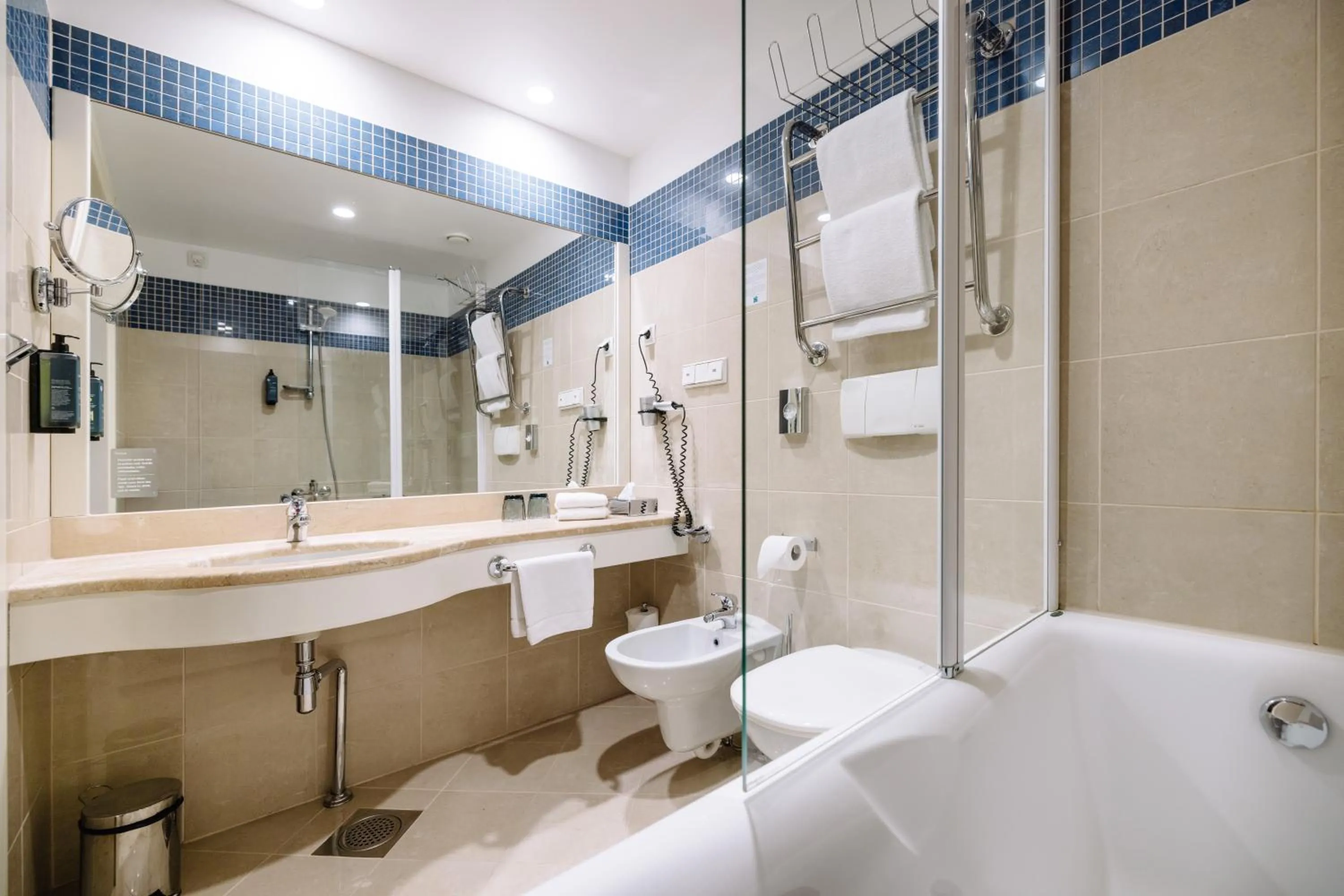 Bath in Hestia Hotel Ilmarine