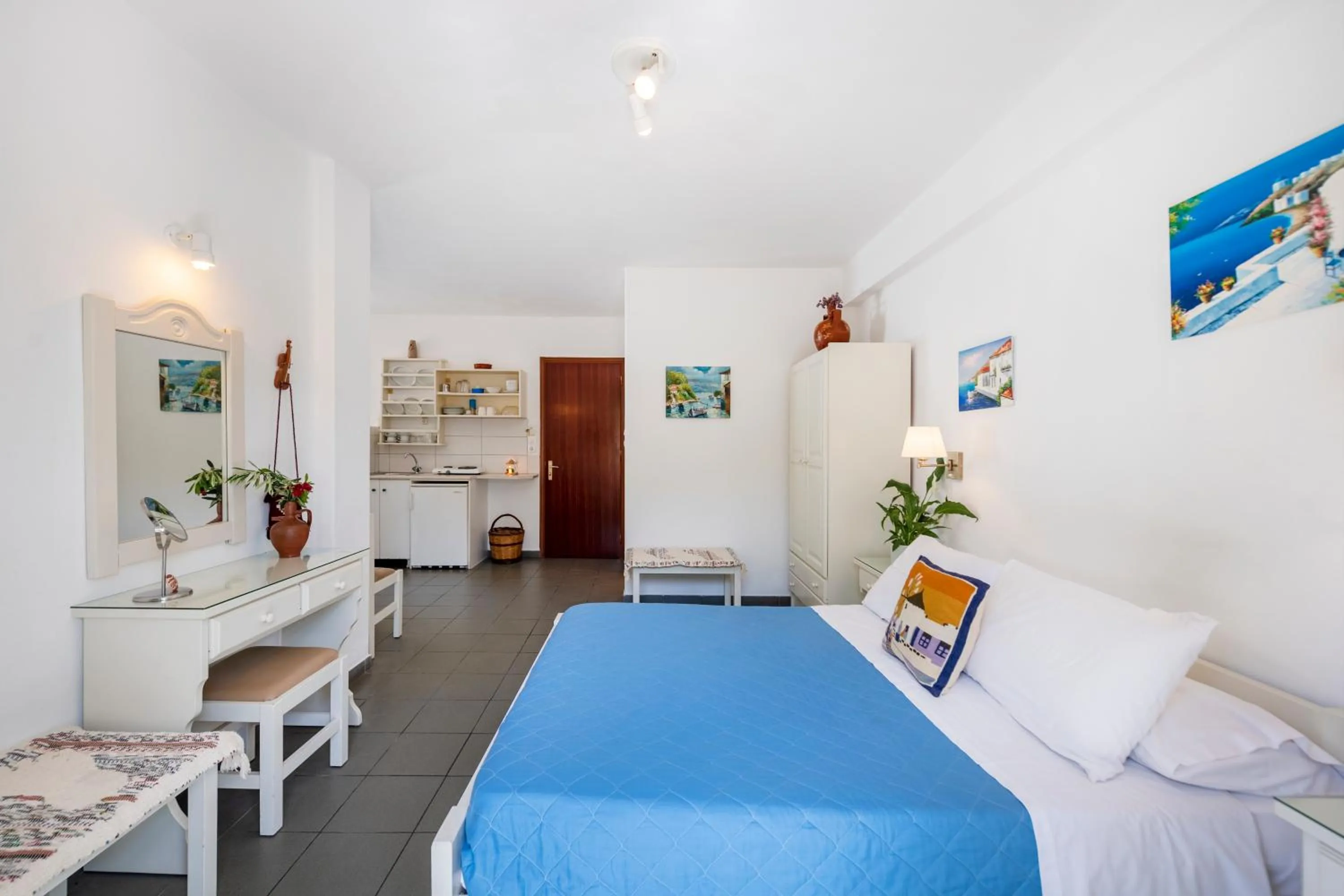 Bed in Margarita Studios