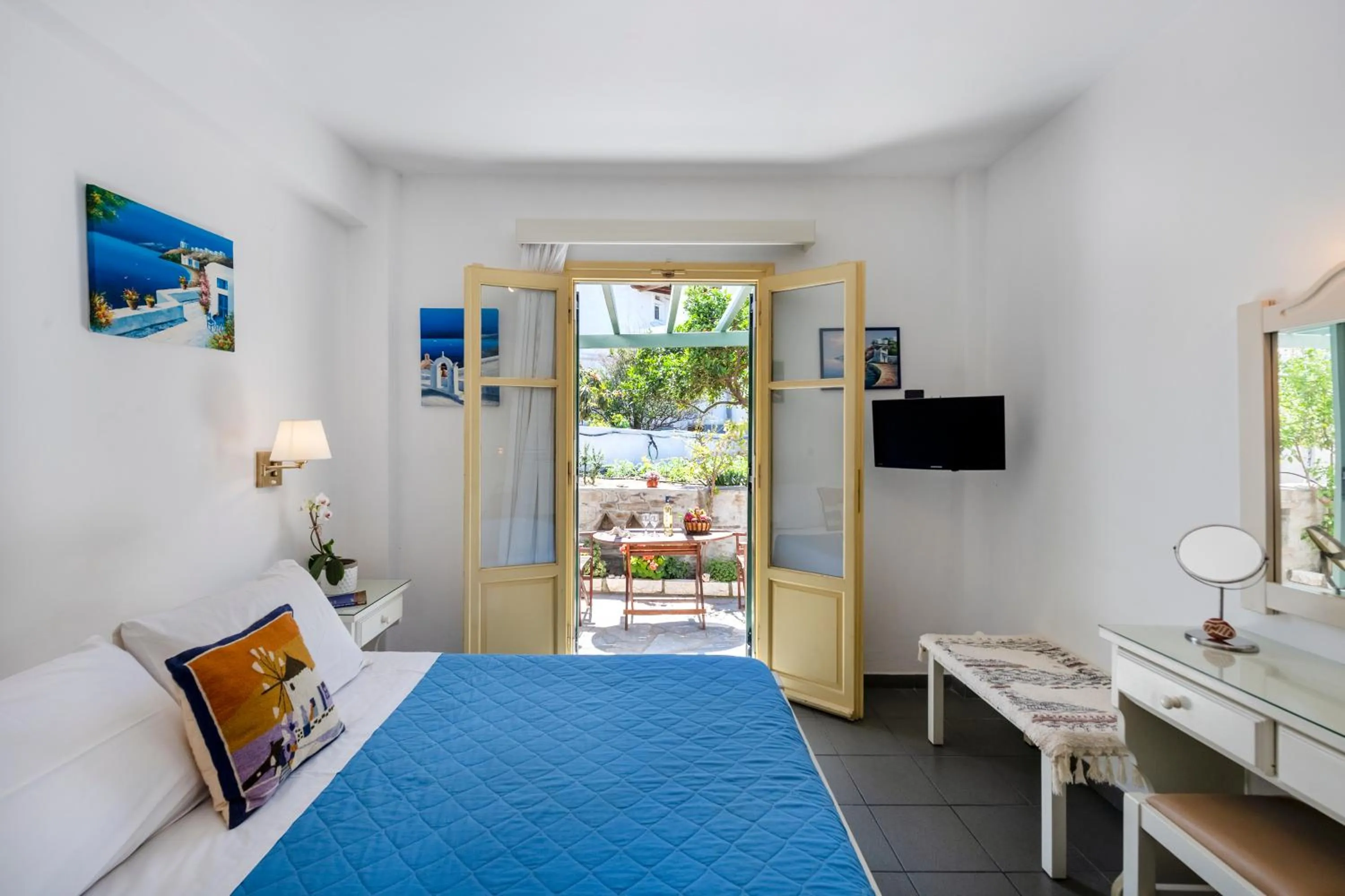 Bed in Margarita Studios