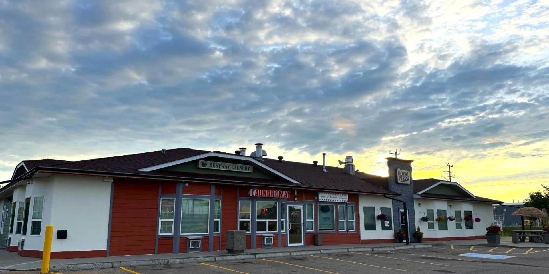 laundry in Western Budget Motel Leduc #3