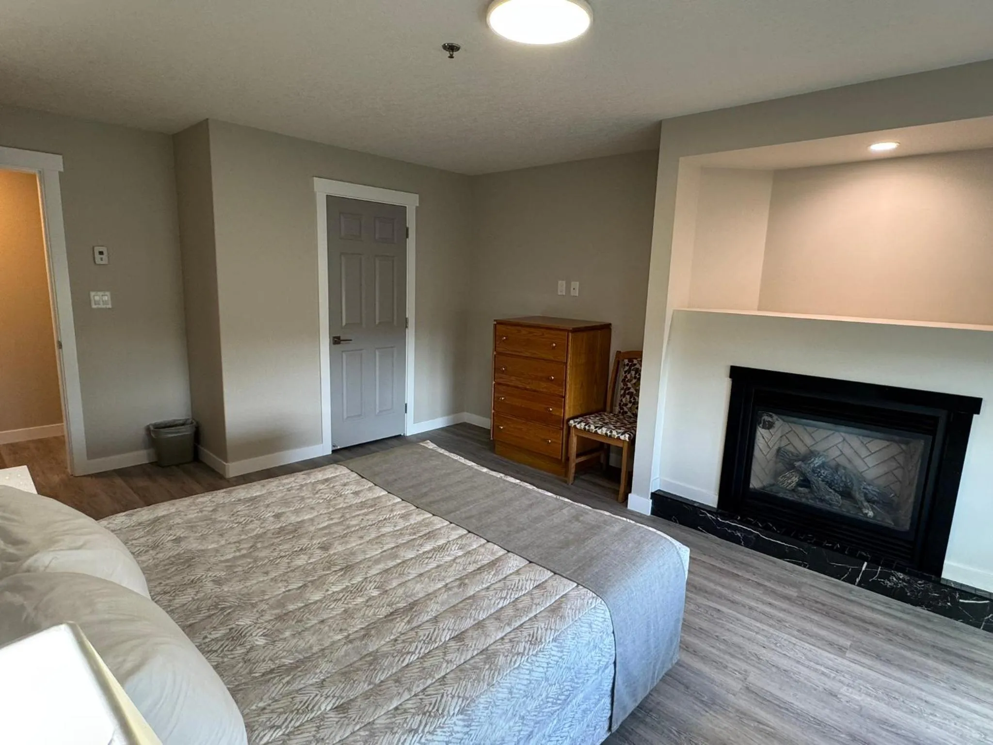 Bedroom, Bed in Western Budget Motel Leduc #3