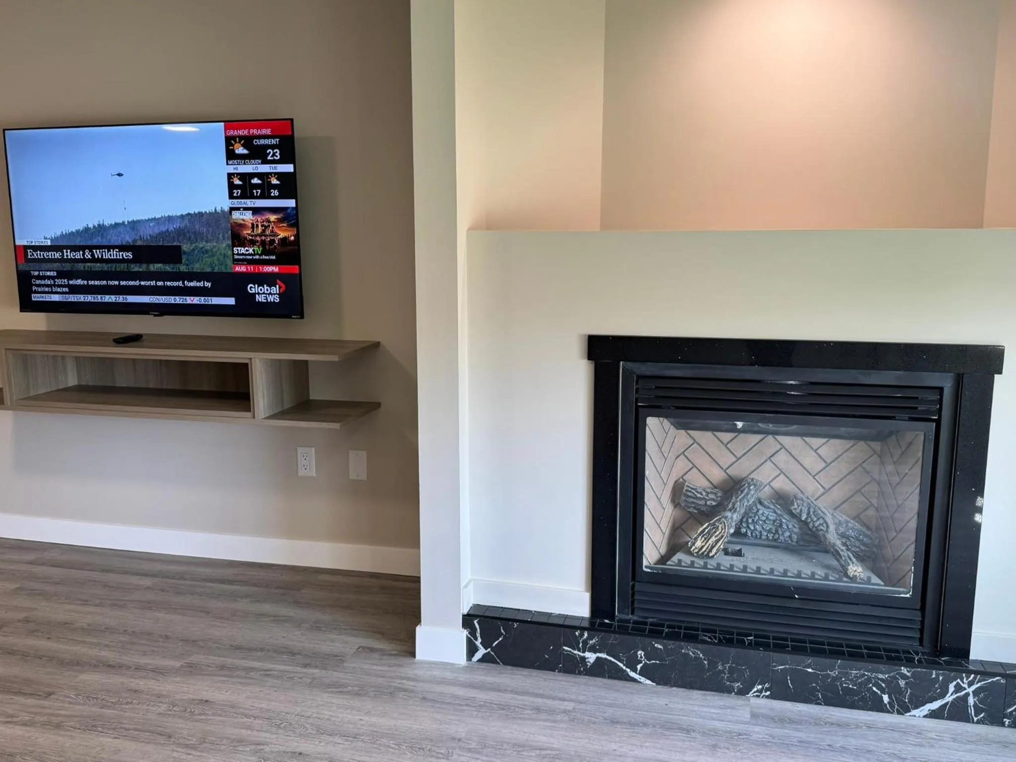 TV and multimedia in Western Budget Motel Leduc #3