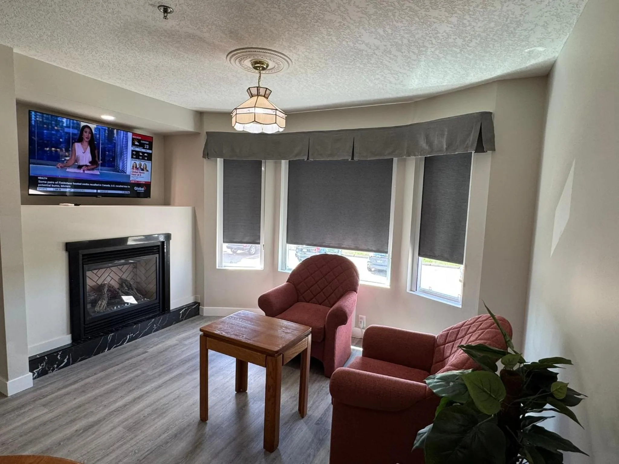 Living room in Western Budget Motel Leduc #3