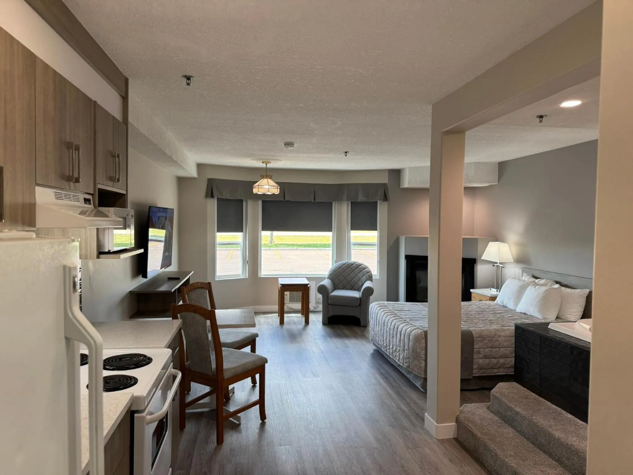 Photo of the whole room, Bed in Western Budget Motel Leduc #3