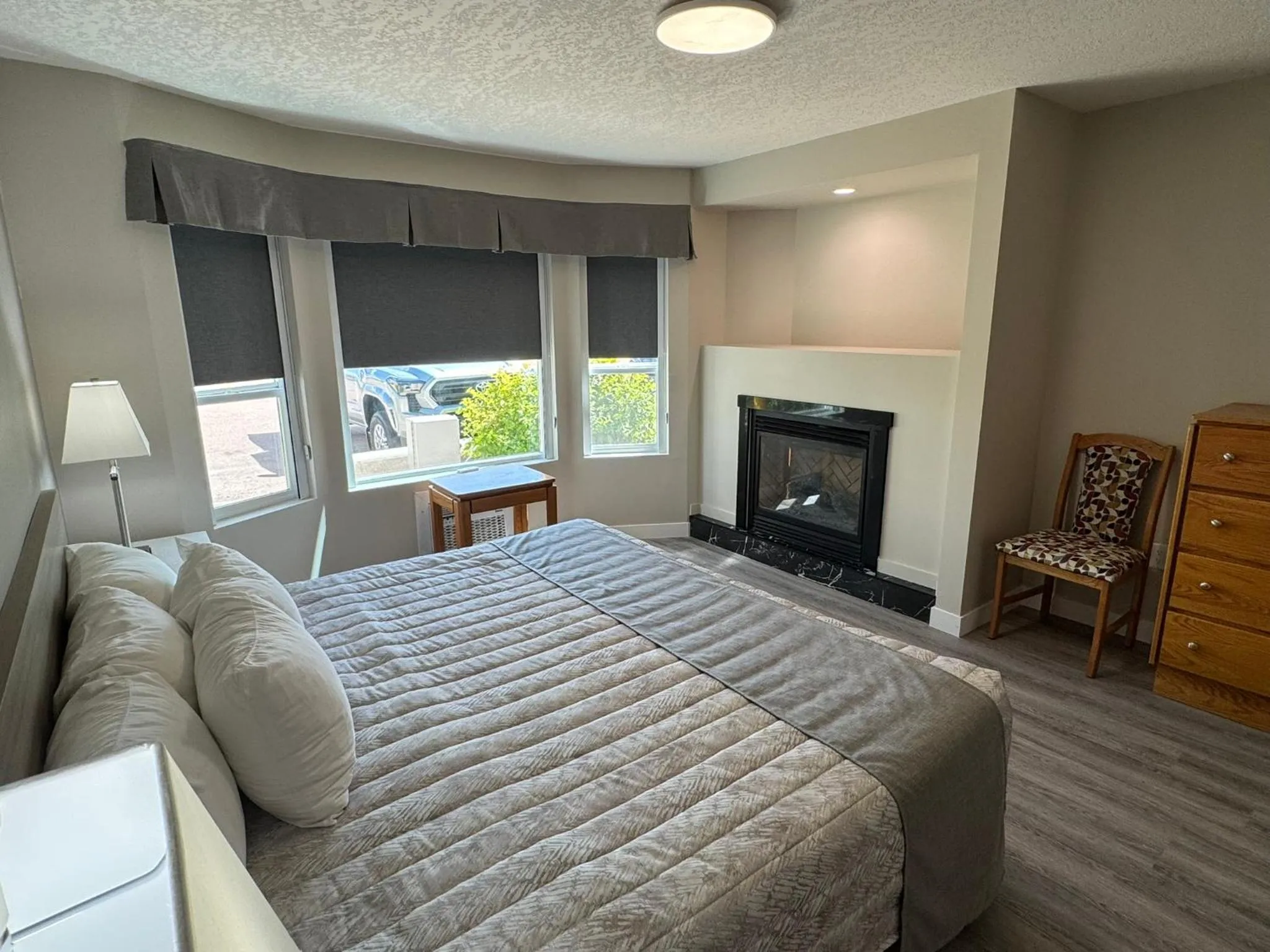 Bedroom, Bed in Western Budget Motel Leduc #3