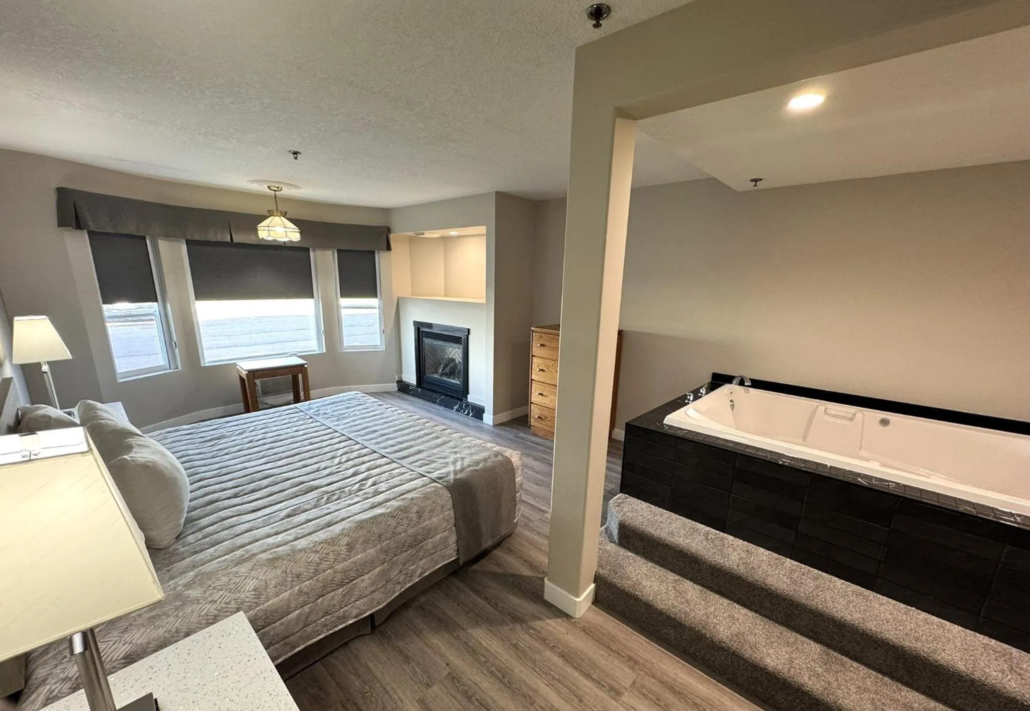 Photo of the whole room, Bed in Western Budget Motel Leduc #3