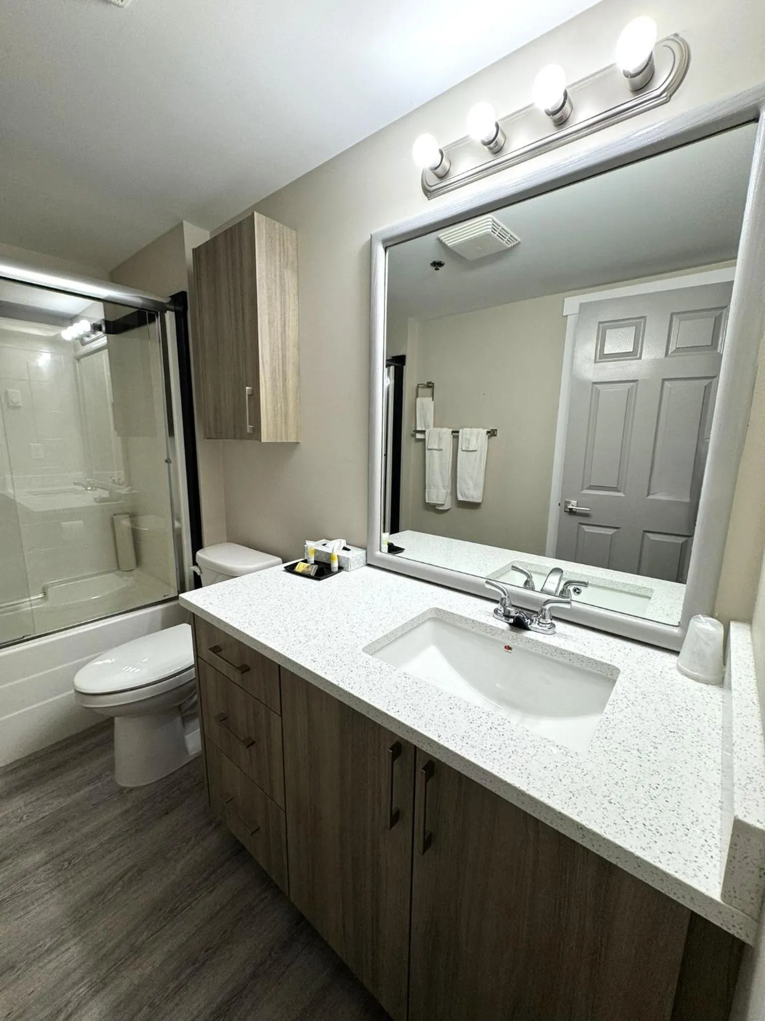 Shower in Western Budget Motel Leduc #3