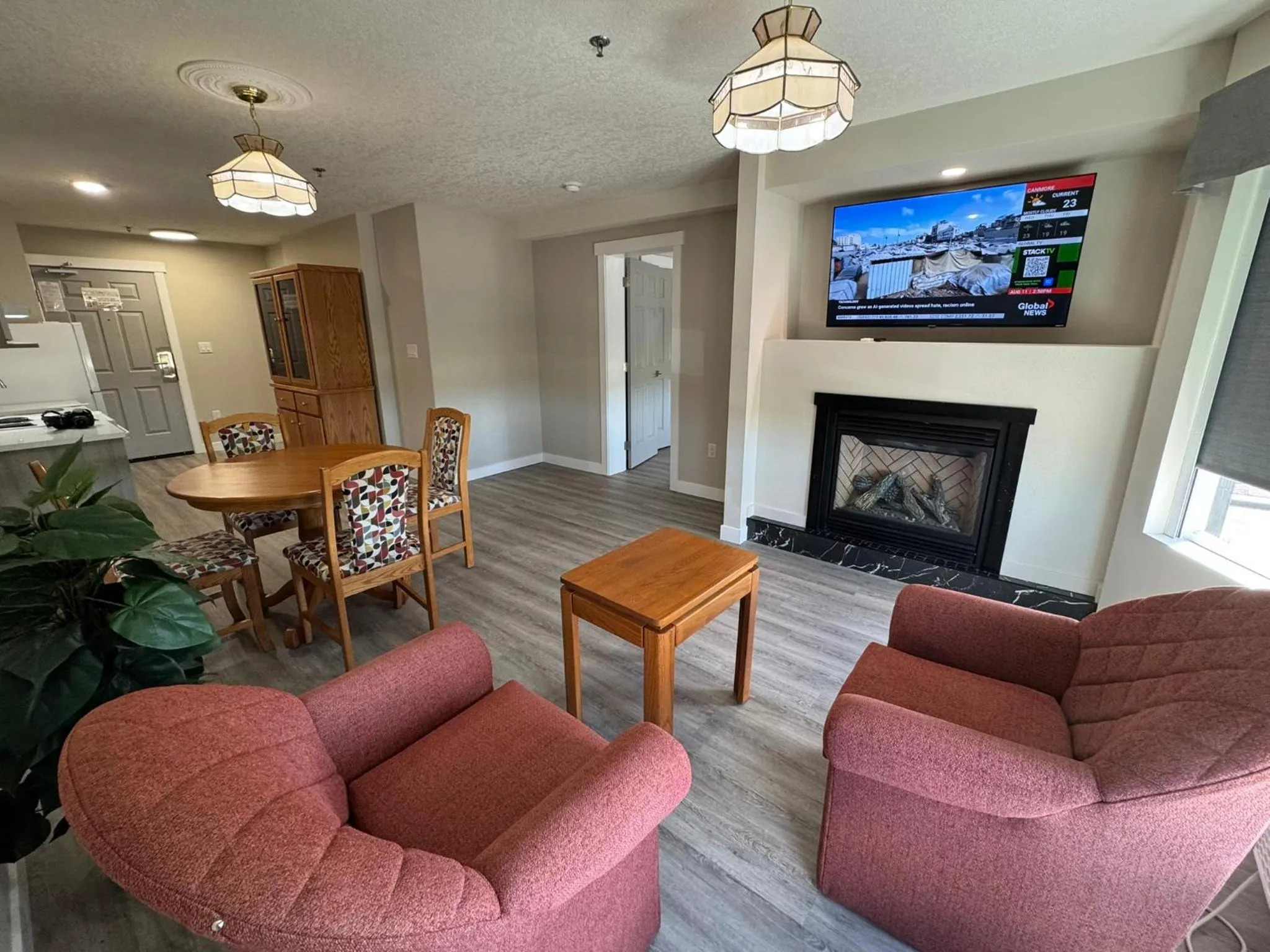 TV and multimedia in Western Budget Motel Leduc #3