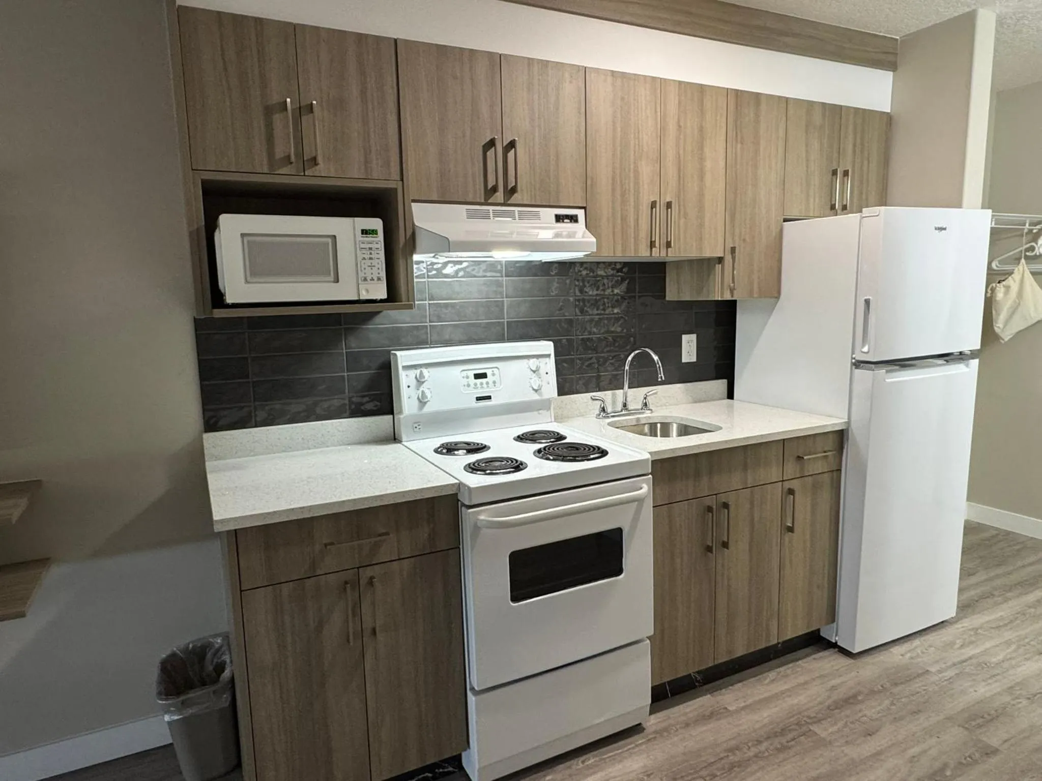 Kitchen or kitchenette in Western Budget Motel Leduc #3