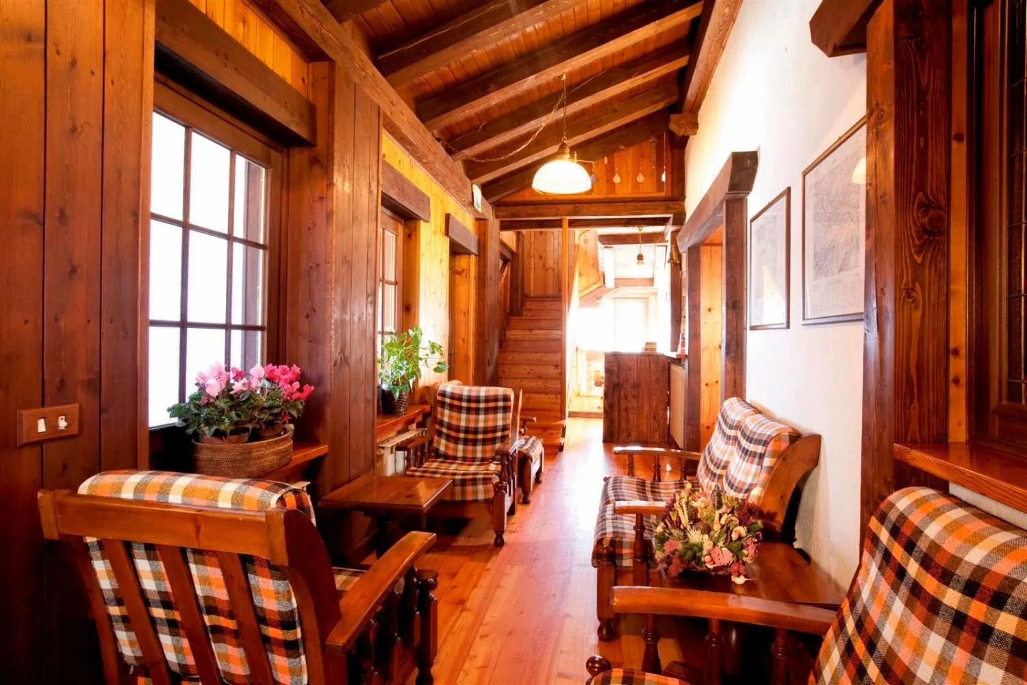 Communal lounge/ TV room in Hotel Ristoro Vagneur