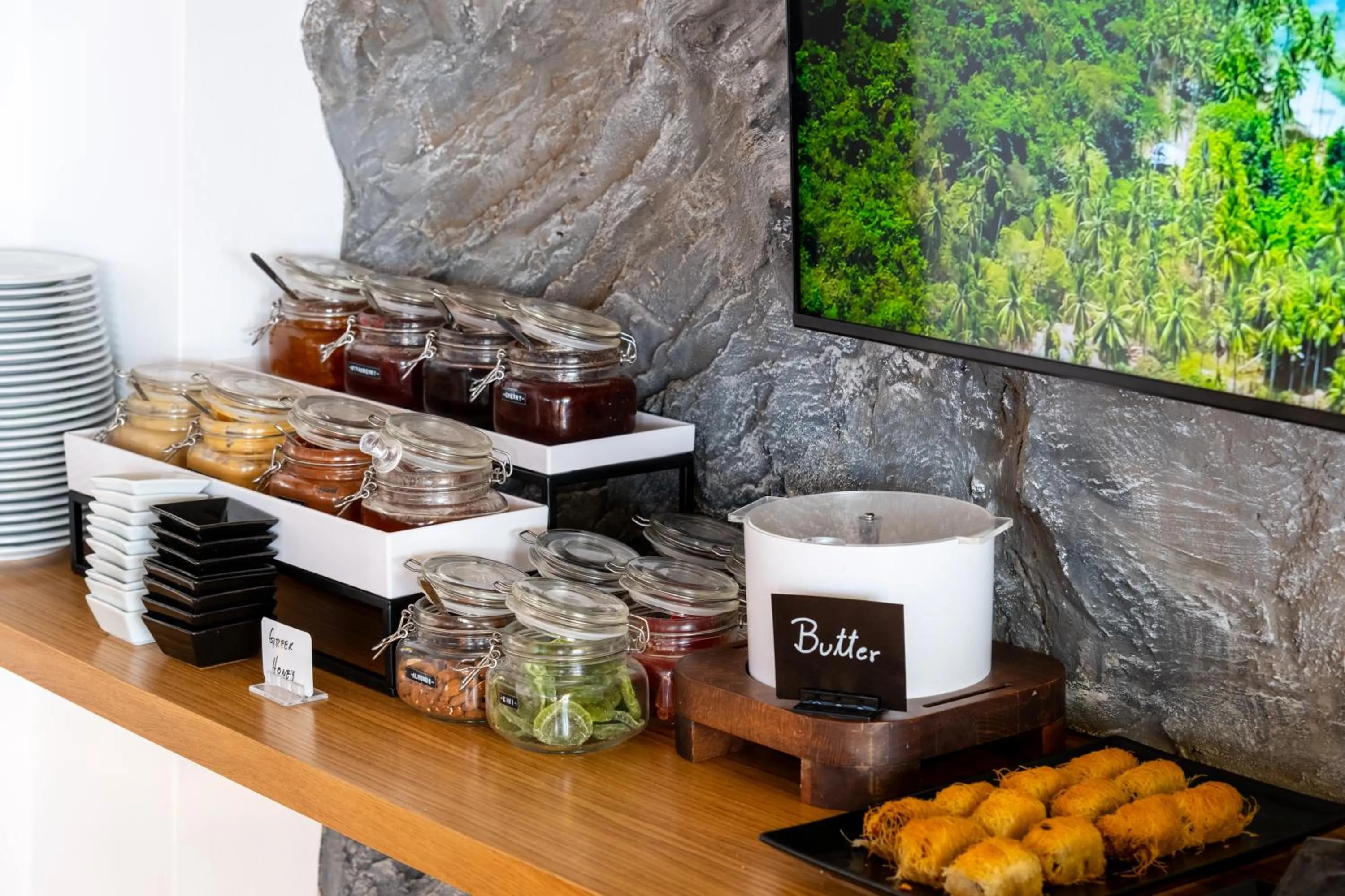 Breakfast in Amaze Suites