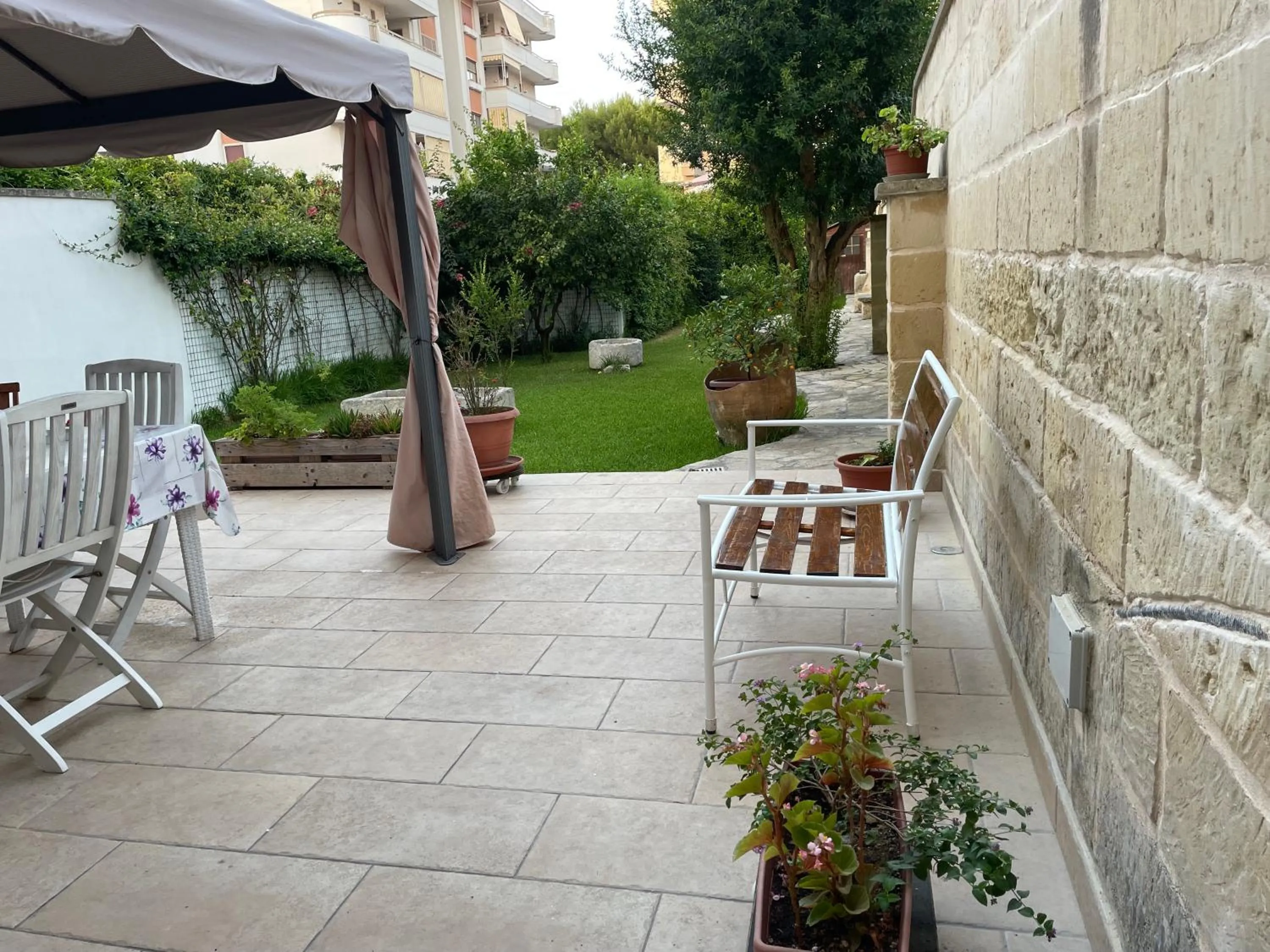 Logo/Certificate/Sign in B&B Excelsior