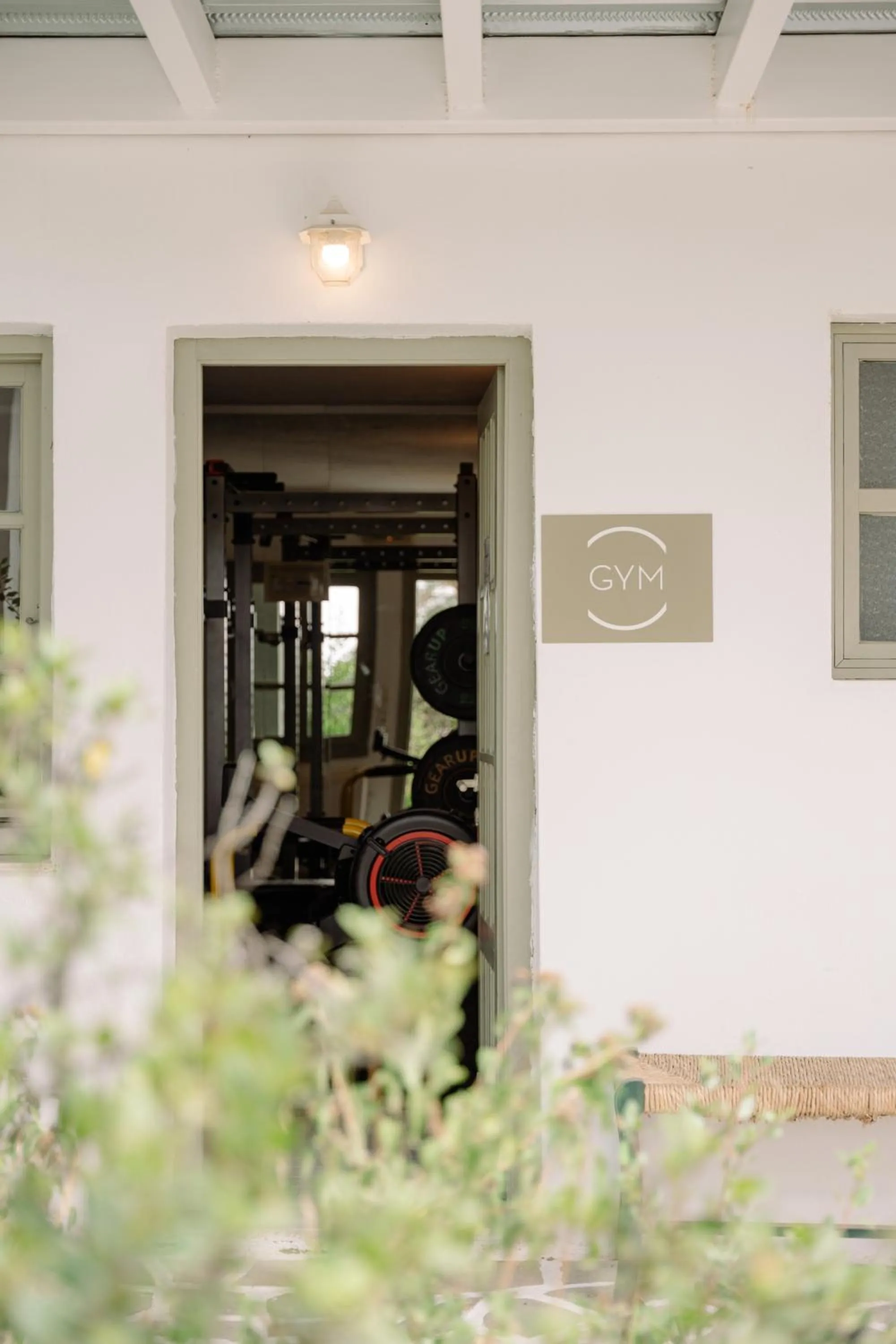 Fitness centre/facilities in Pnoi Hotel