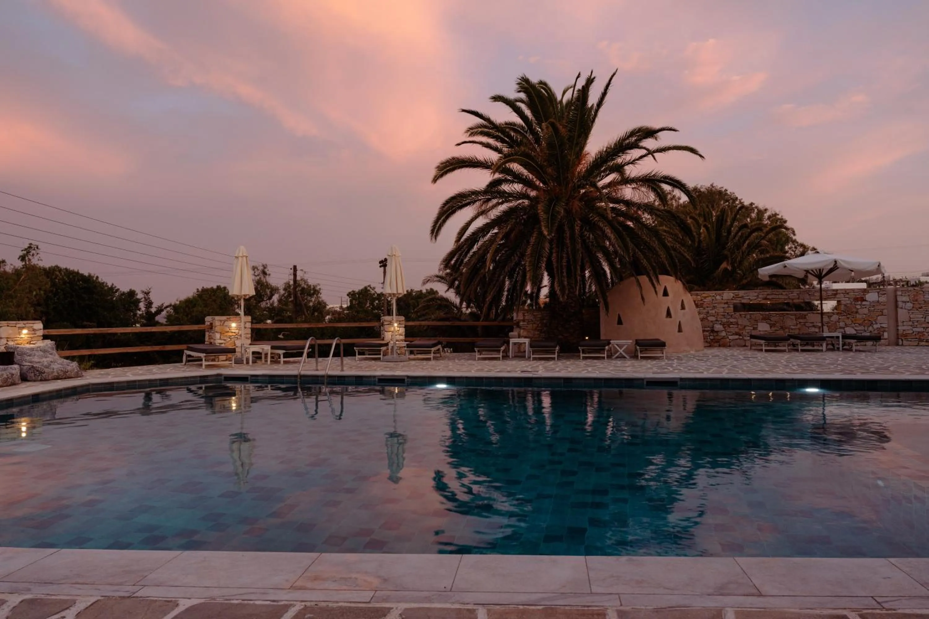 Swimming pool in Pnoi Hotel