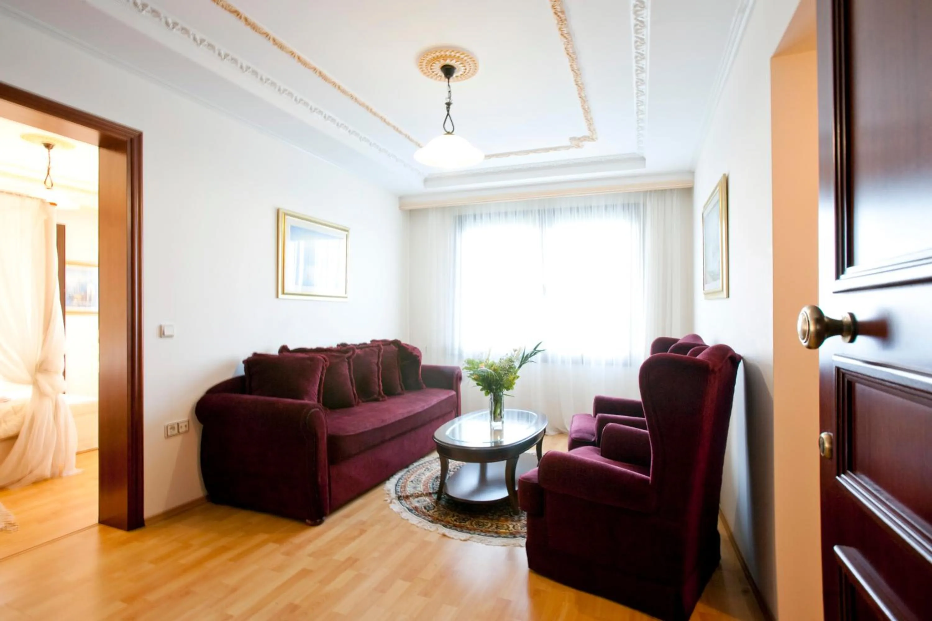 Living room in Kymata Hotel