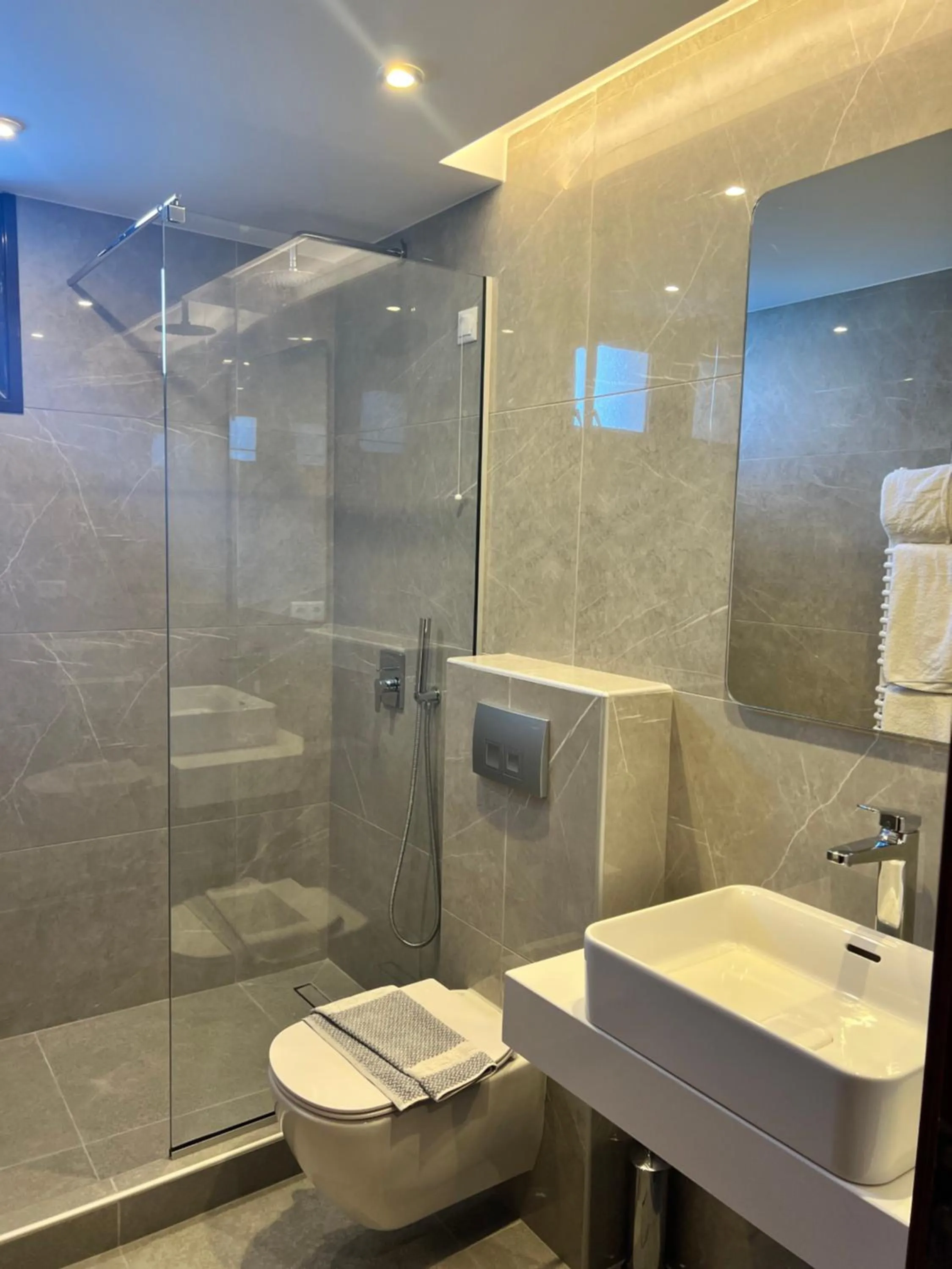 Shower in Kymata Hotel